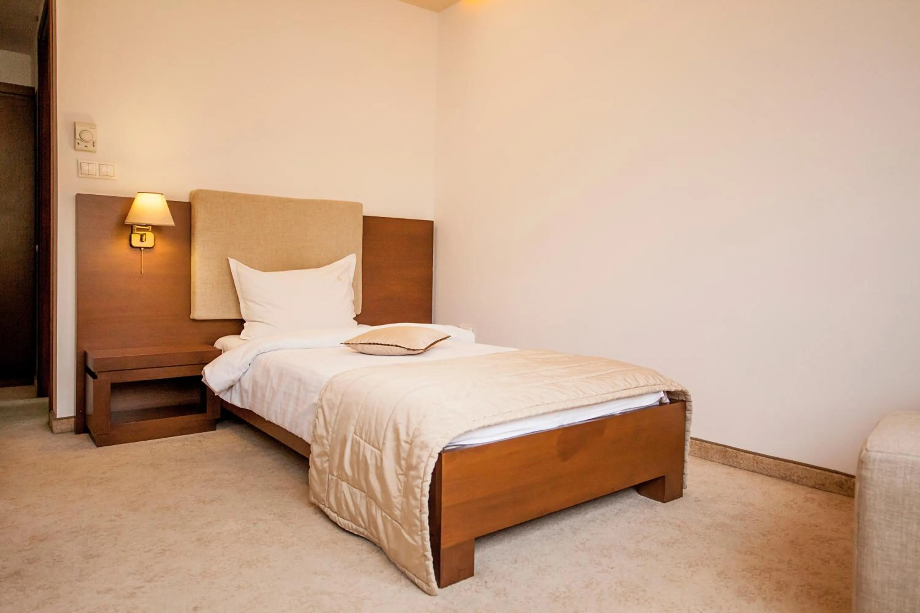 Photo of the whole room in Hotel Yesterday