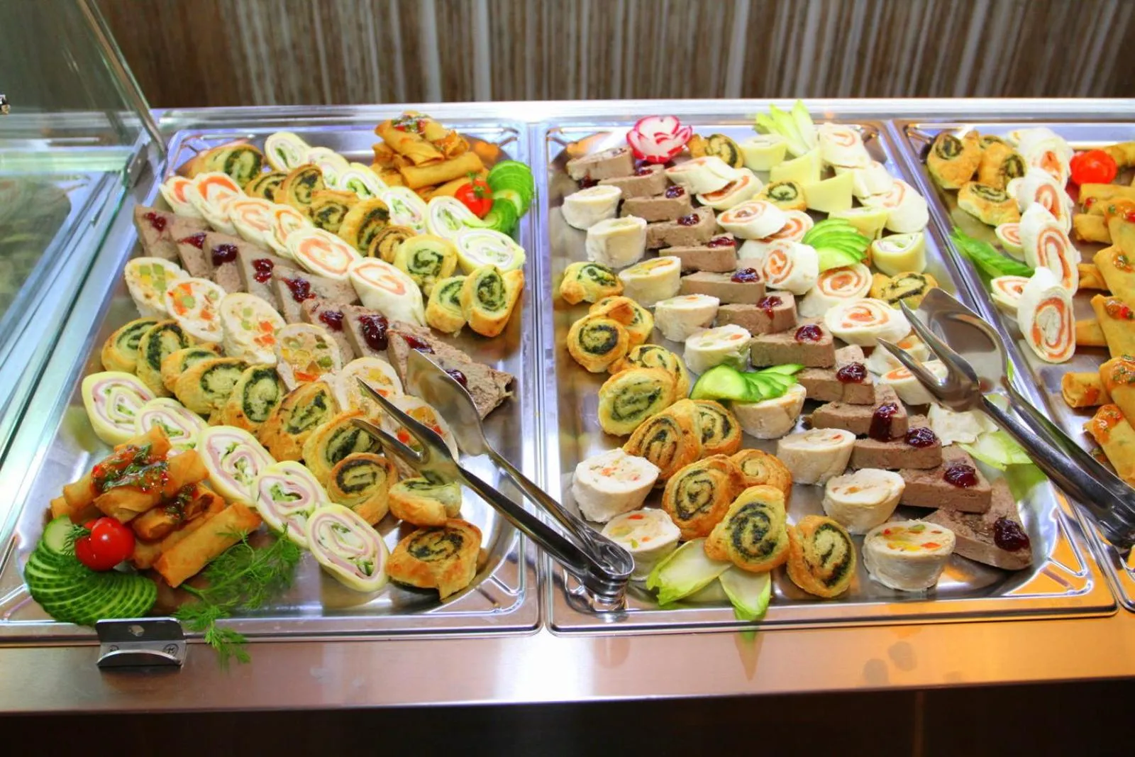 Breakfast in Hotel Yesterday