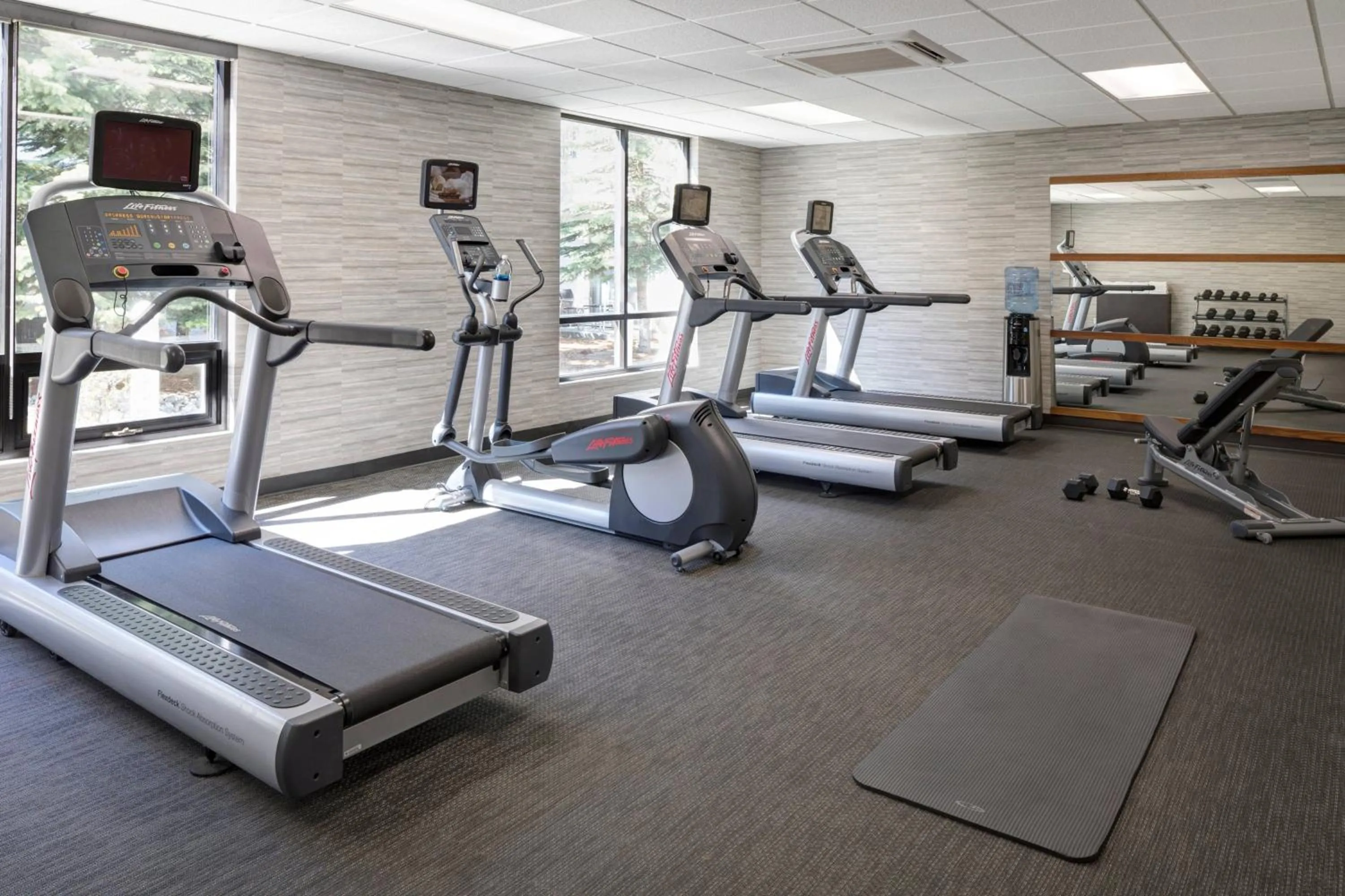 Fitness centre/facilities in Courtyard by Marriott Anchorage Airport
