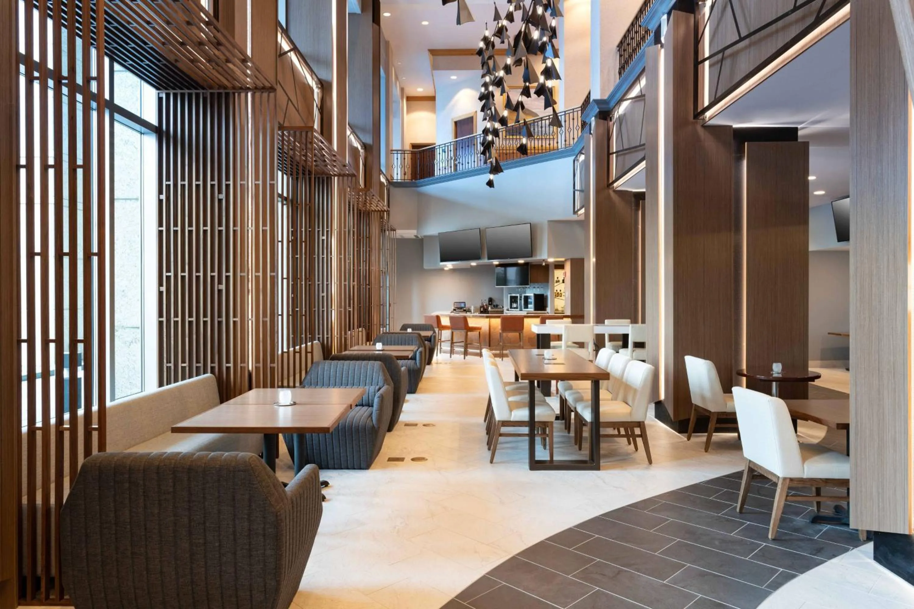 Restaurant/places to eat in Marriott Anchorage Downtown