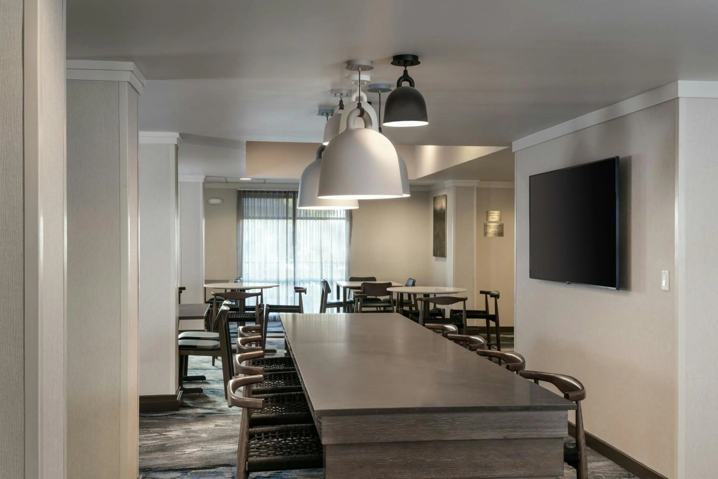 Restaurant/places to eat in Fairfield Inn & Suites by Marriott Anchorage Midtown