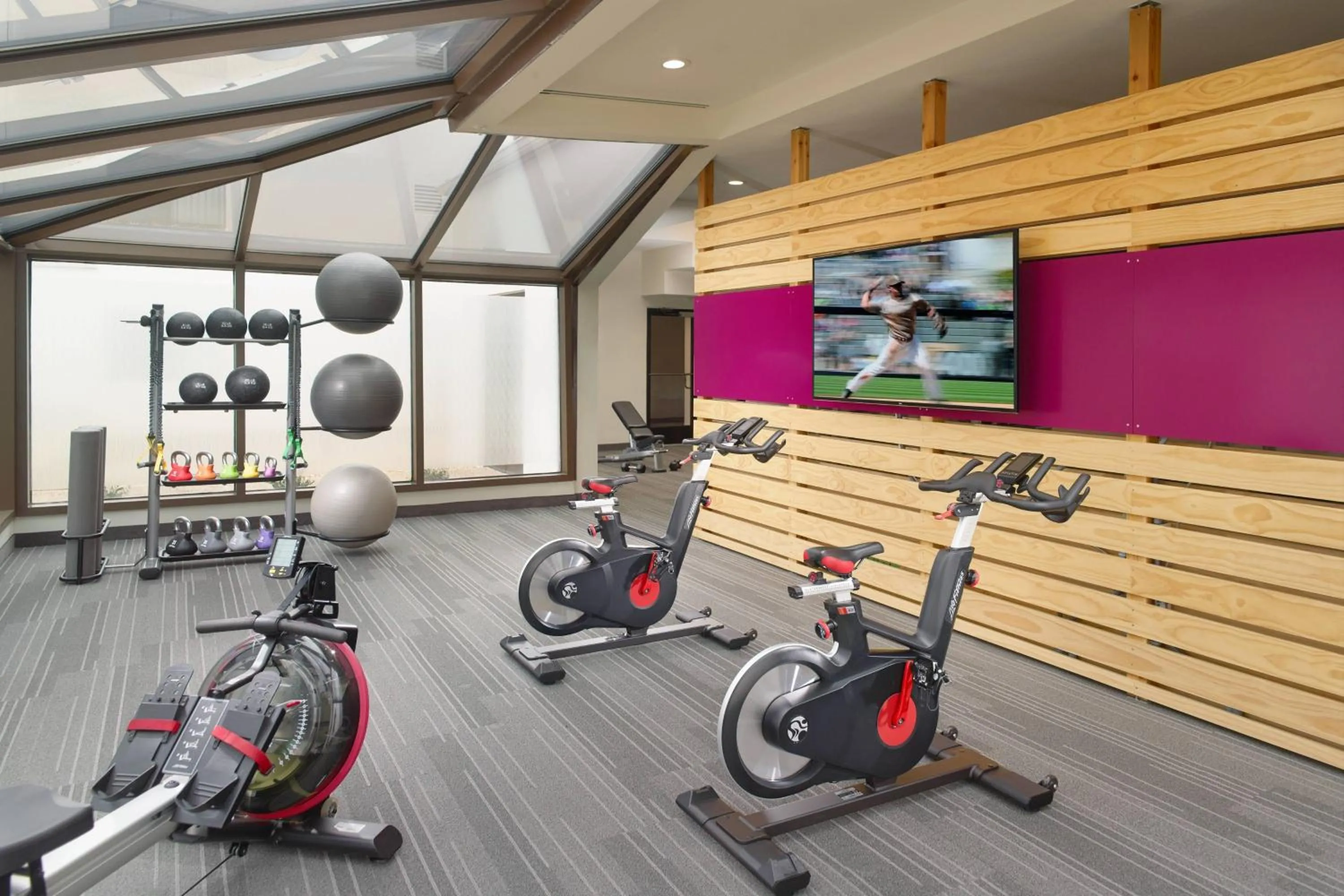 Fitness centre/facilities in Courtyard by Marriott Atlanta Airport South/Sullivan Road