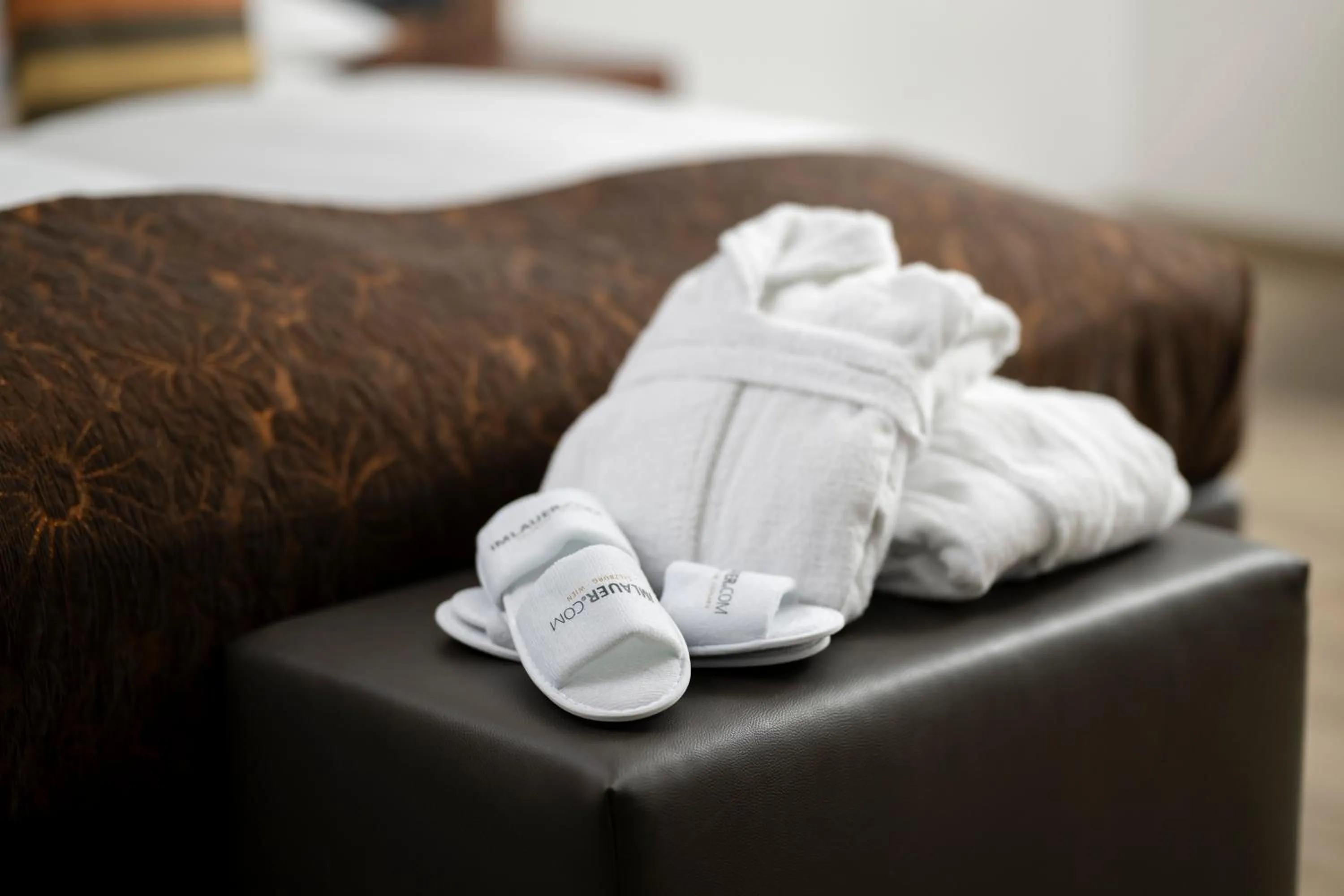 towels, Bed in IMLAUER Hotel Nestroy Wien