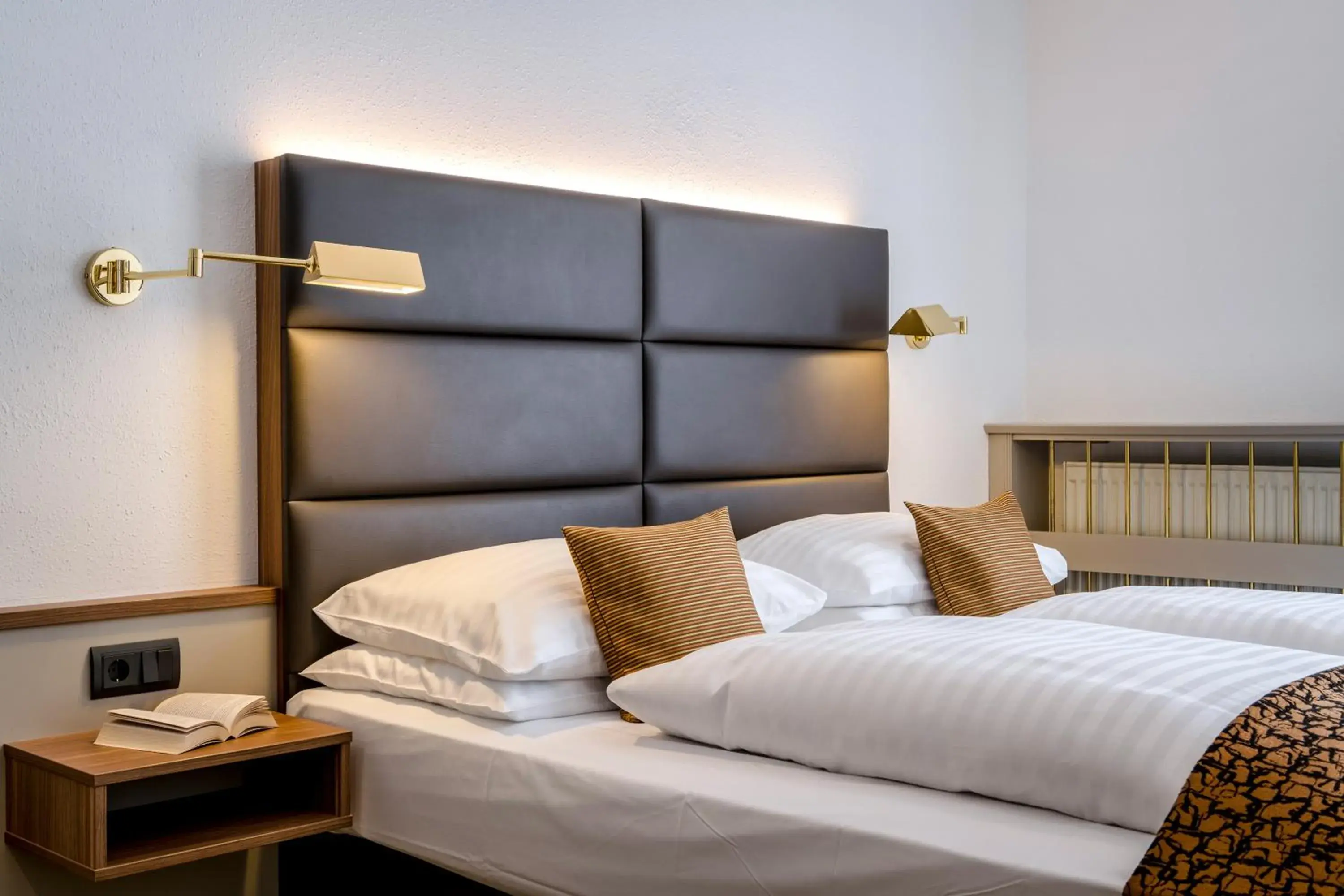 Photo of the whole room, Bed in IMLAUER Hotel Nestroy Wien Photo of the whole room, Bed in IMLAUER Hotel Nestroy Wien