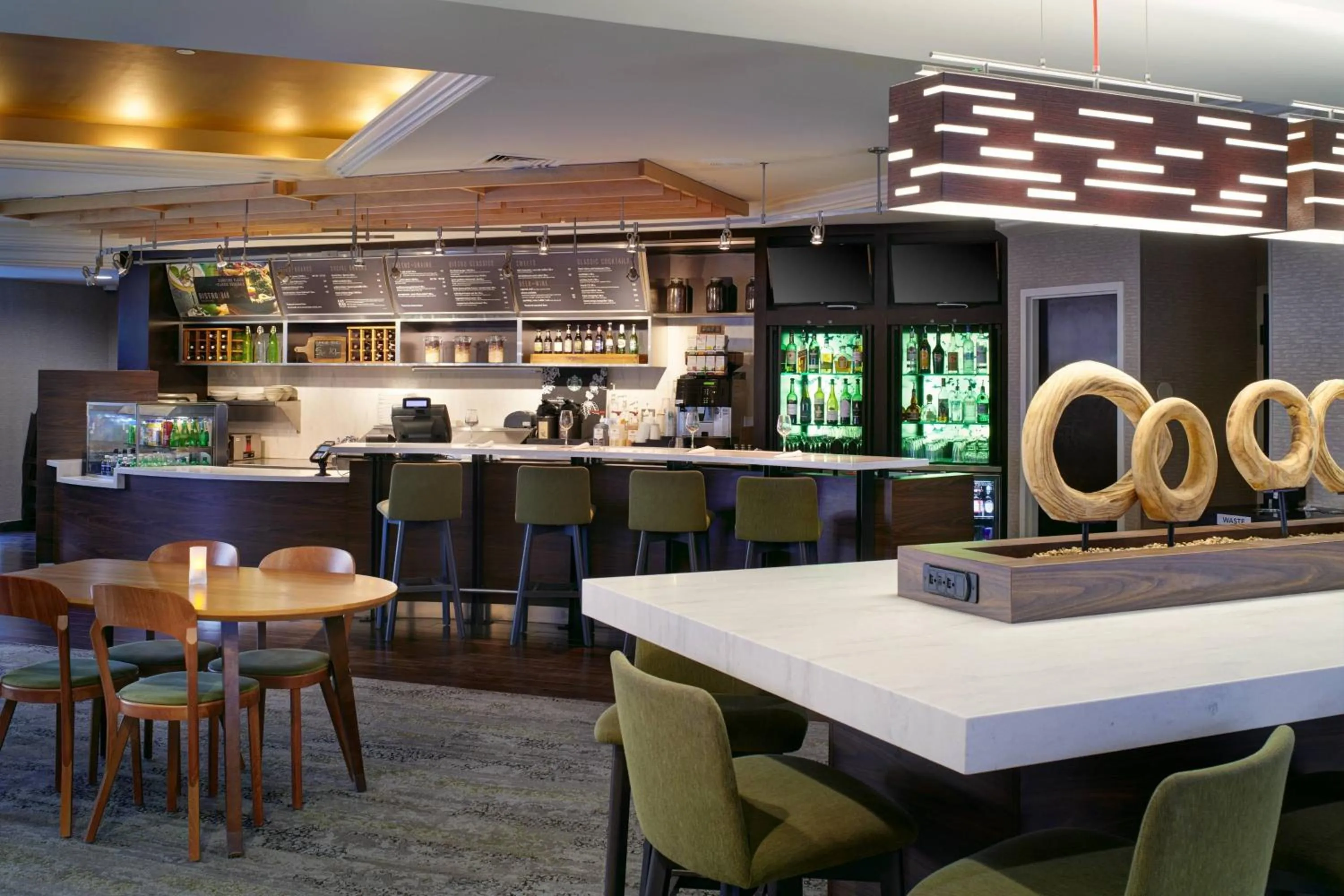 Restaurant/places to eat in Courtyard by Marriott Ann Arbor