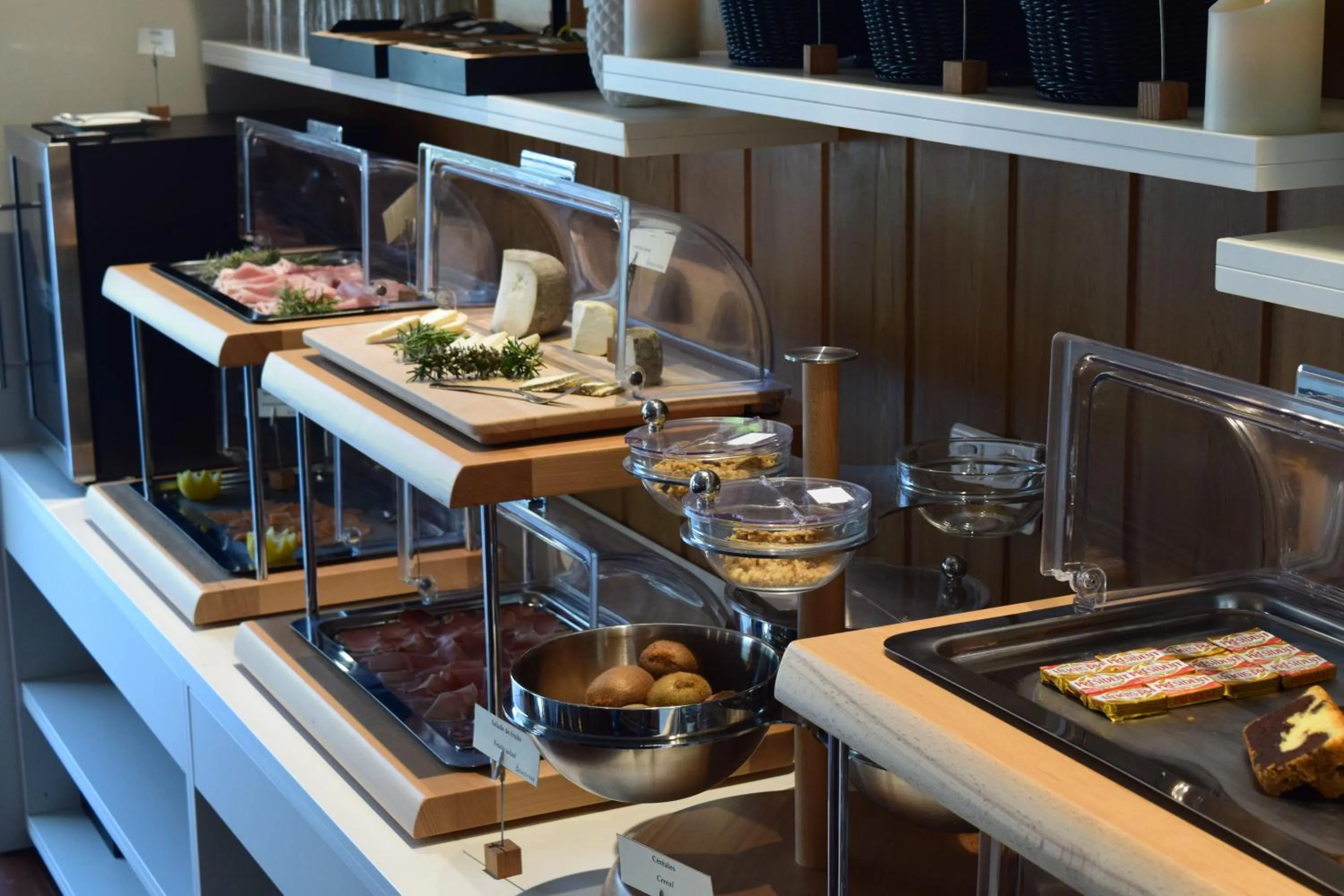 Buffet breakfast in Hotel Spa Genovese