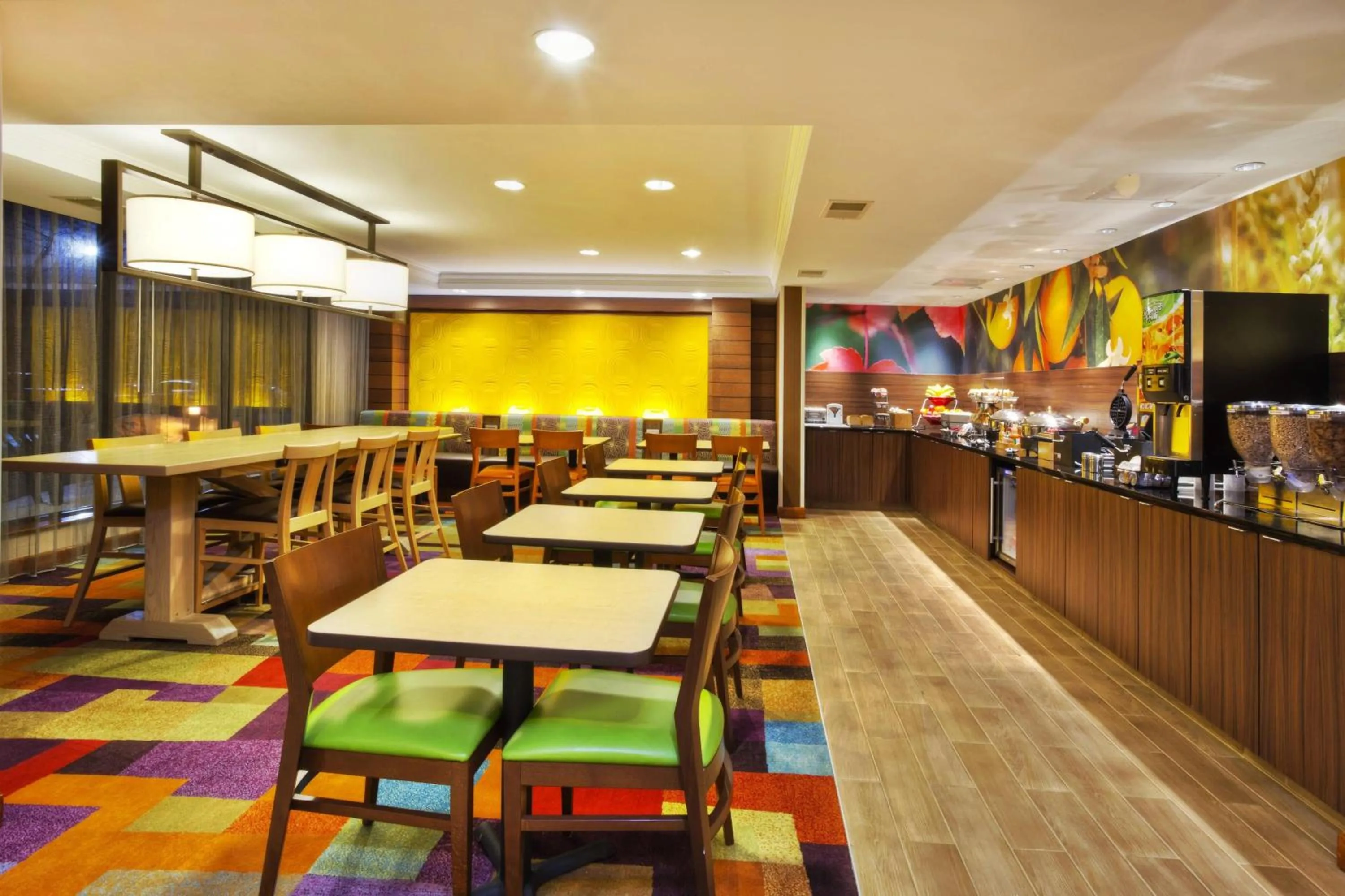 Breakfast in Fairfield Inn Ann Arbor