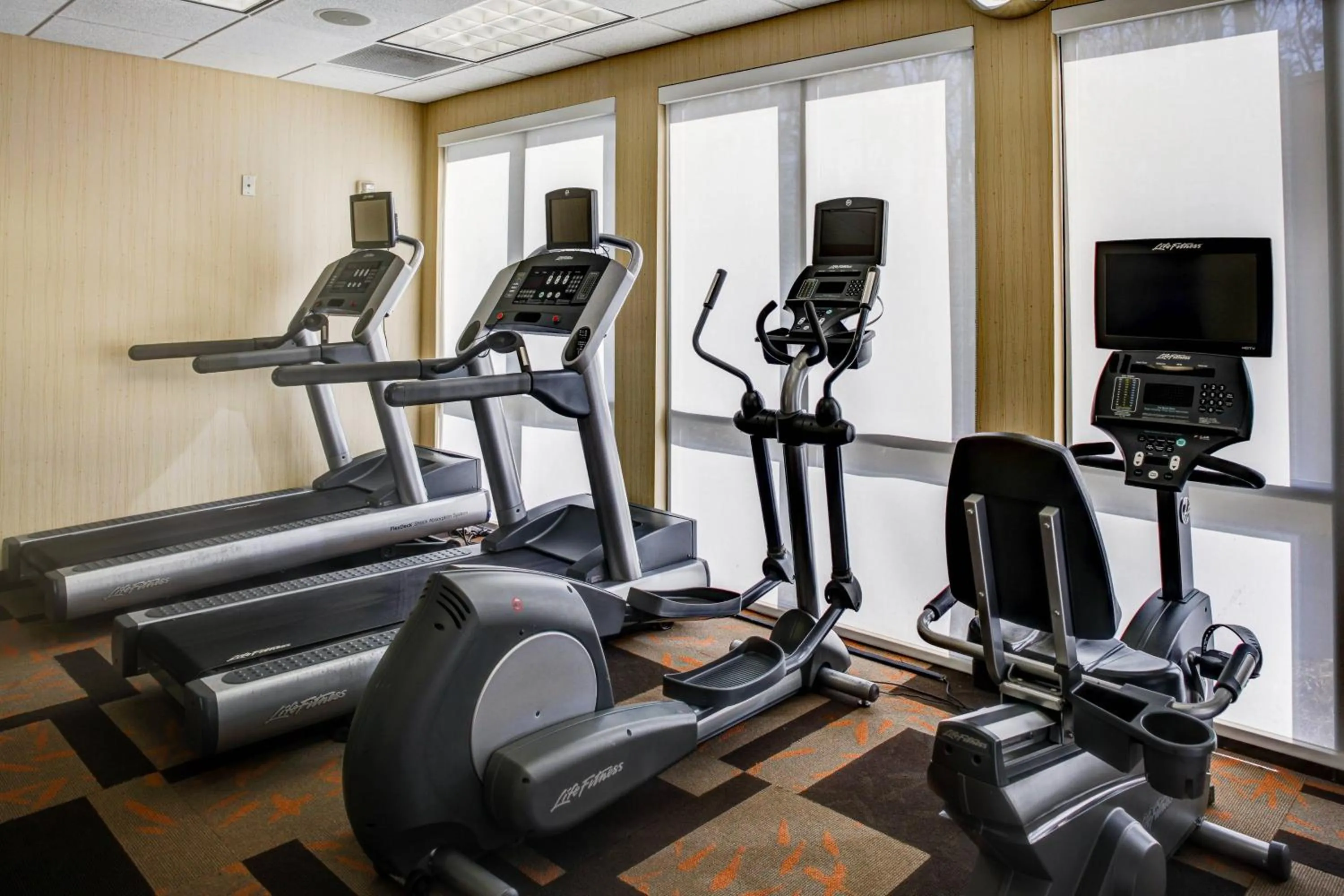 Fitness centre/facilities in Courtyard Atlanta Airport West