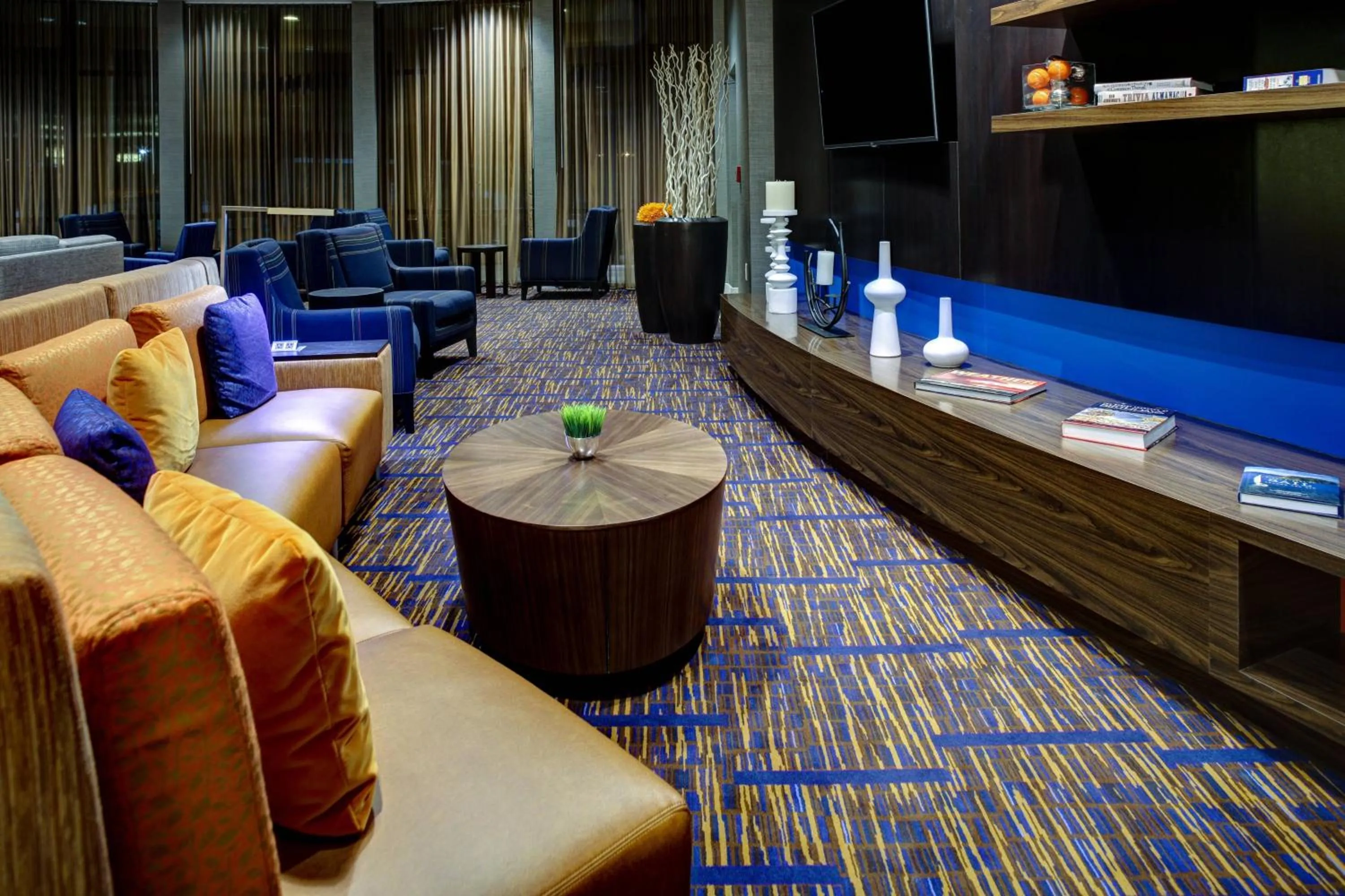 Lobby or reception in Courtyard Atlanta Airport West