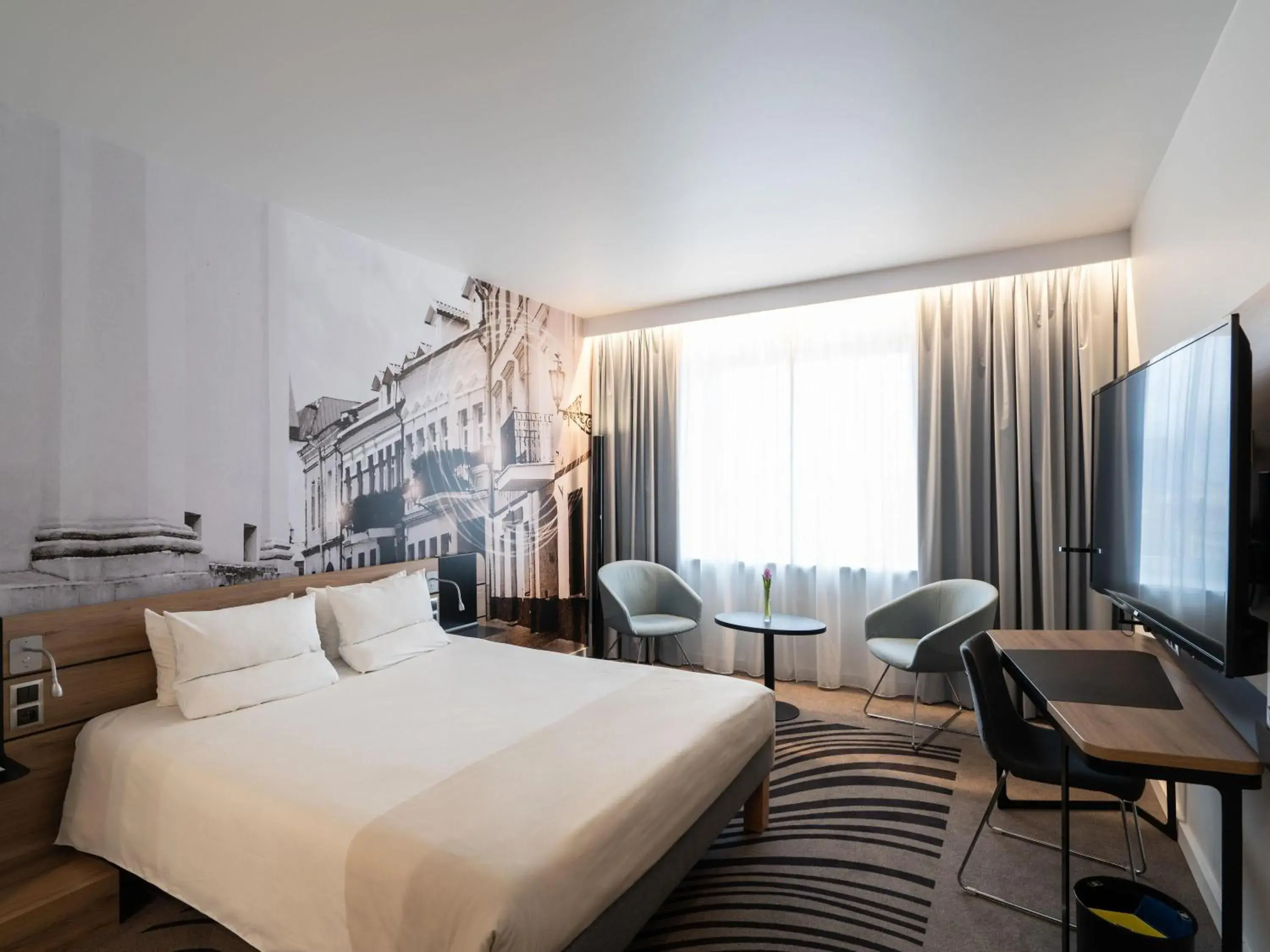 Superior Queen Room in Novotel Vilnius Centre Superior Queen Room in Novotel Vilnius Centre