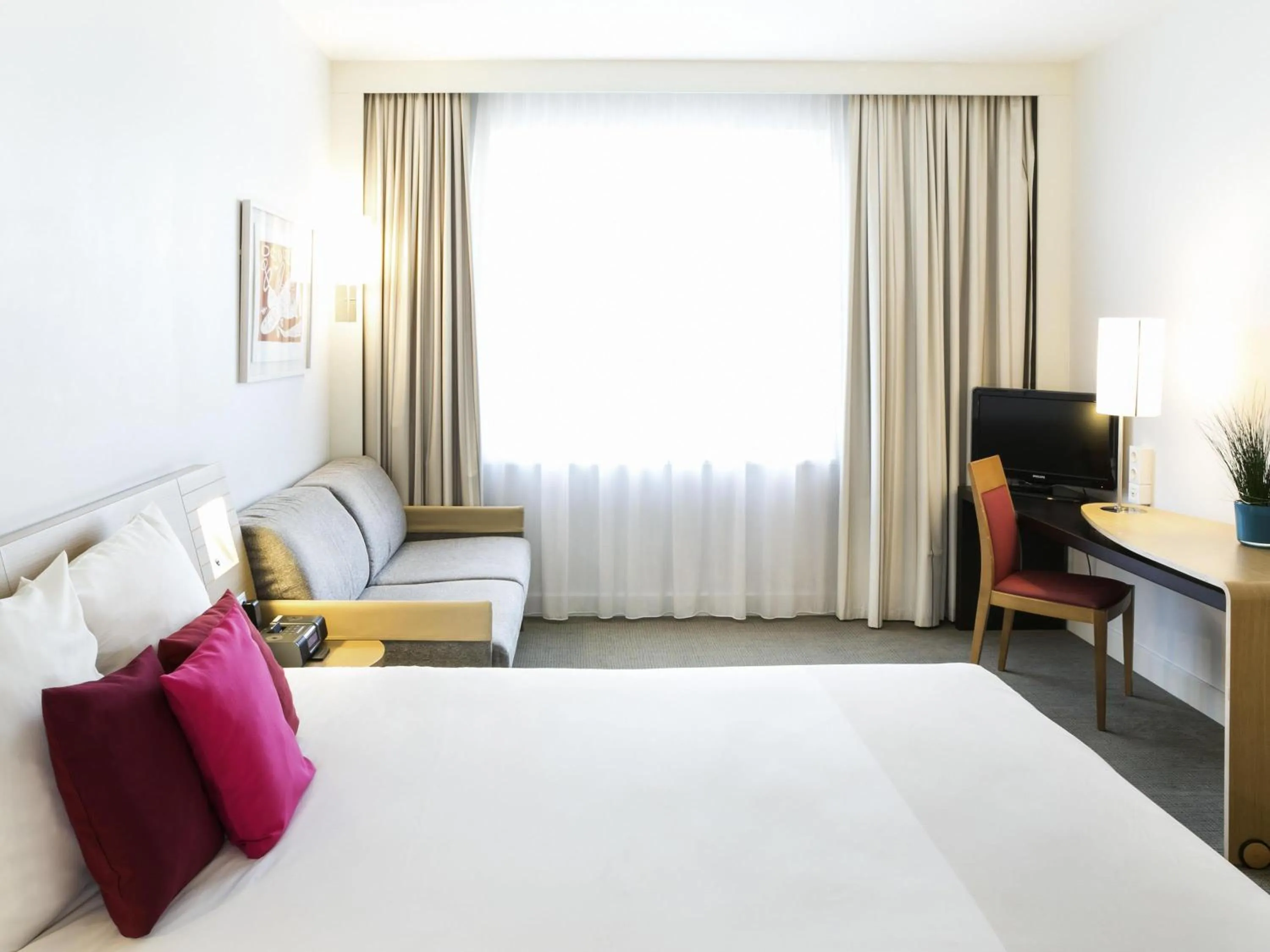 Bedroom, Bed in Novotel Vilnius Centre