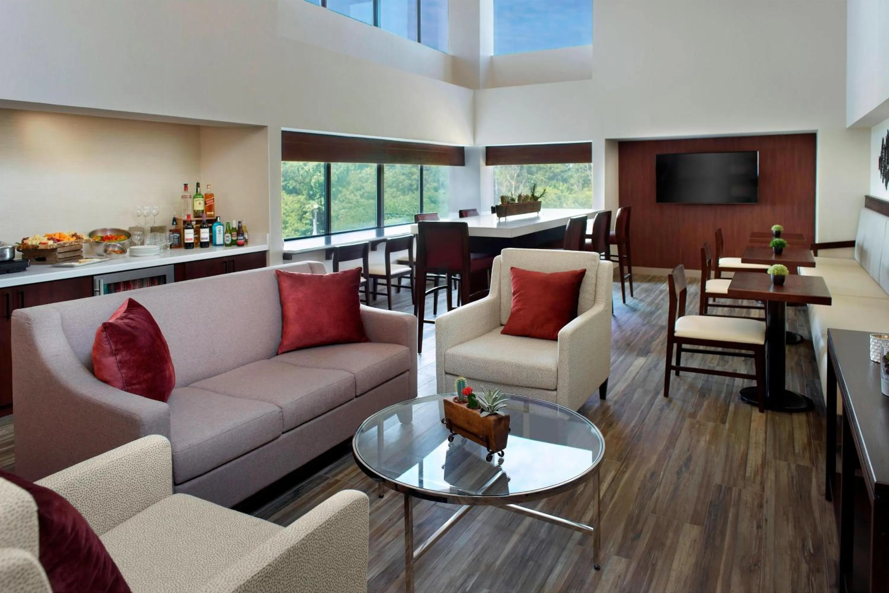 Lounge or bar in Atlanta Marriott Peachtree Corners