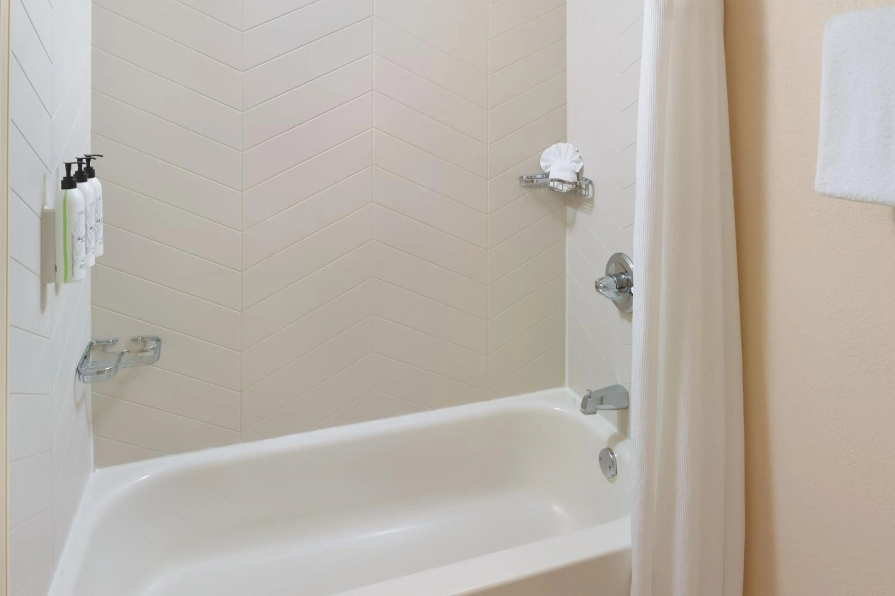 Bathroom in Fairfield Inn & Suites by Marriott Atlanta Alpharetta