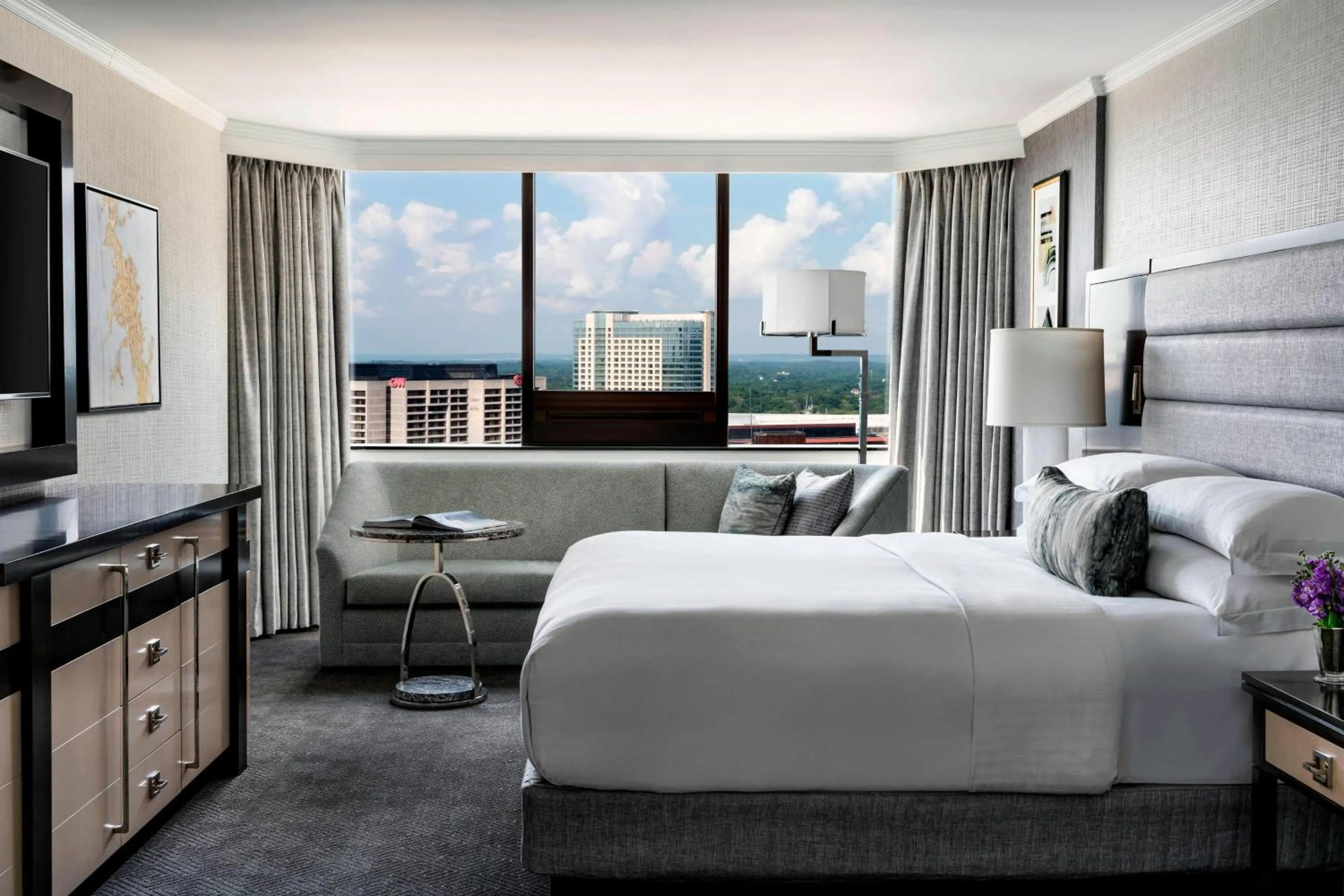 Bedroom, Bed in The Ritz-Carlton Atlanta
