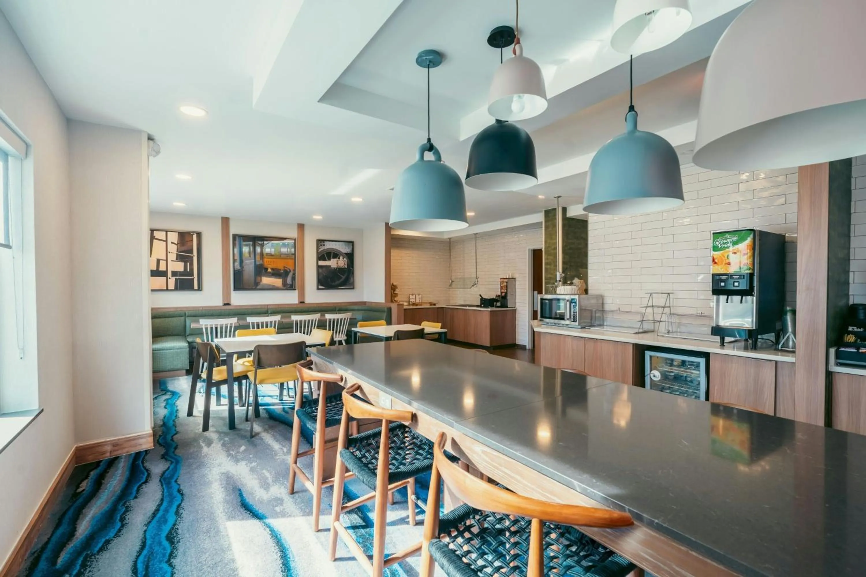 Breakfast in Fairfield Inn & Suites by Marriott Atlanta Kennesaw