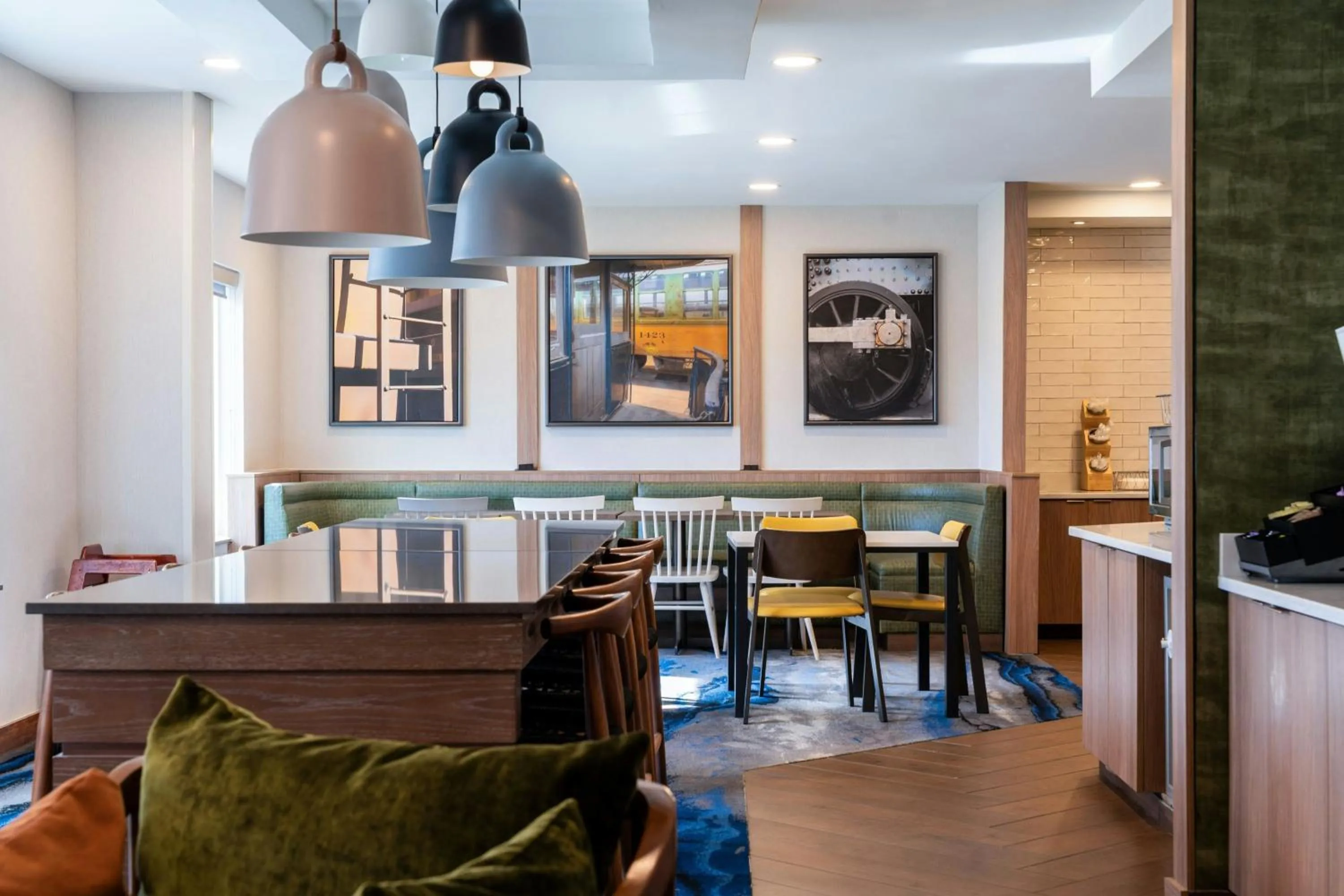 Breakfast in Fairfield Inn & Suites by Marriott Atlanta Kennesaw