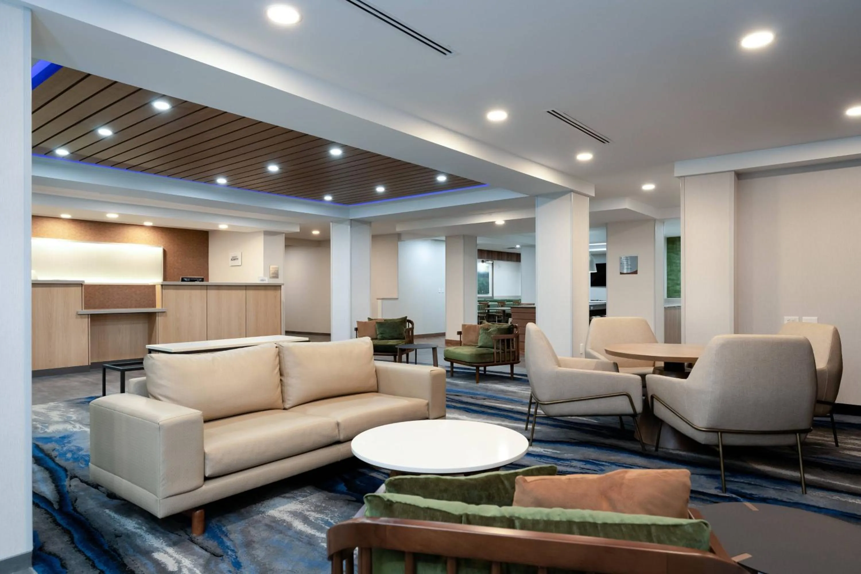 Lobby or reception in Fairfield Inn & Suites by Marriott Atlanta Stonecrest