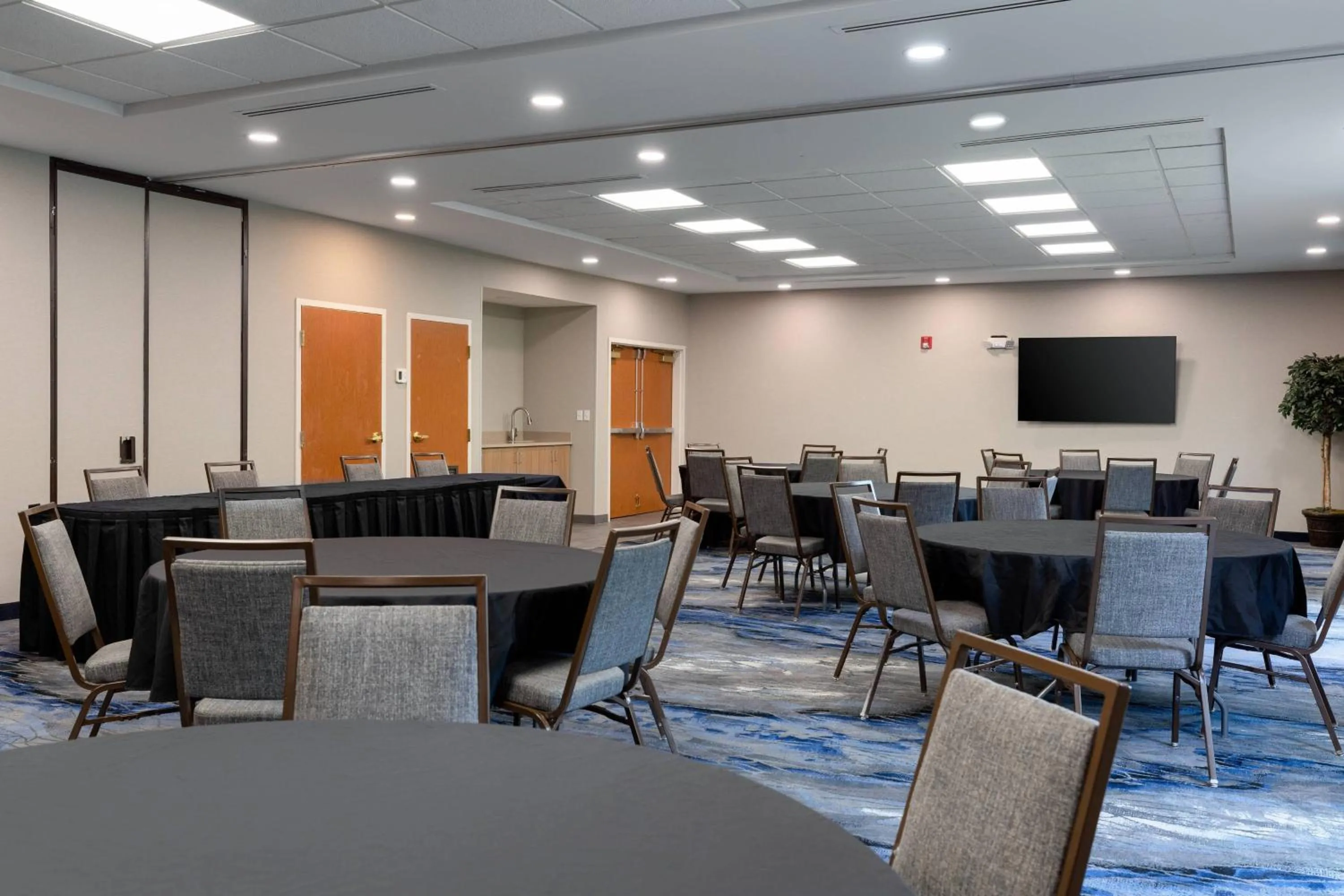 Meeting/conference room in Fairfield Inn & Suites by Marriott Atlanta Stonecrest