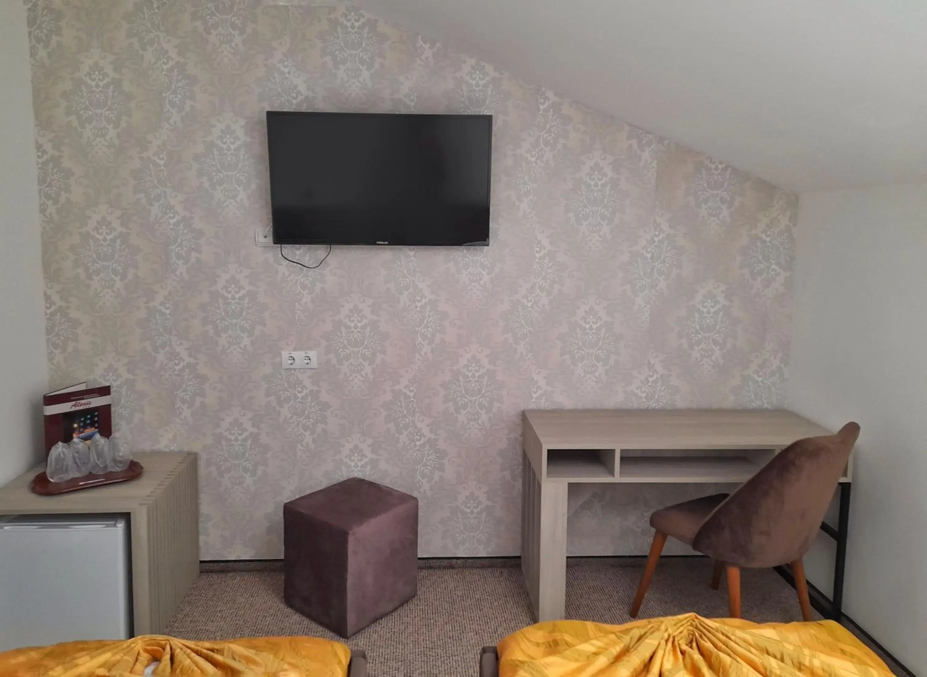 TV and multimedia, Bed in Hotel Alexis TV and multimedia, Bed in Hotel Alexis