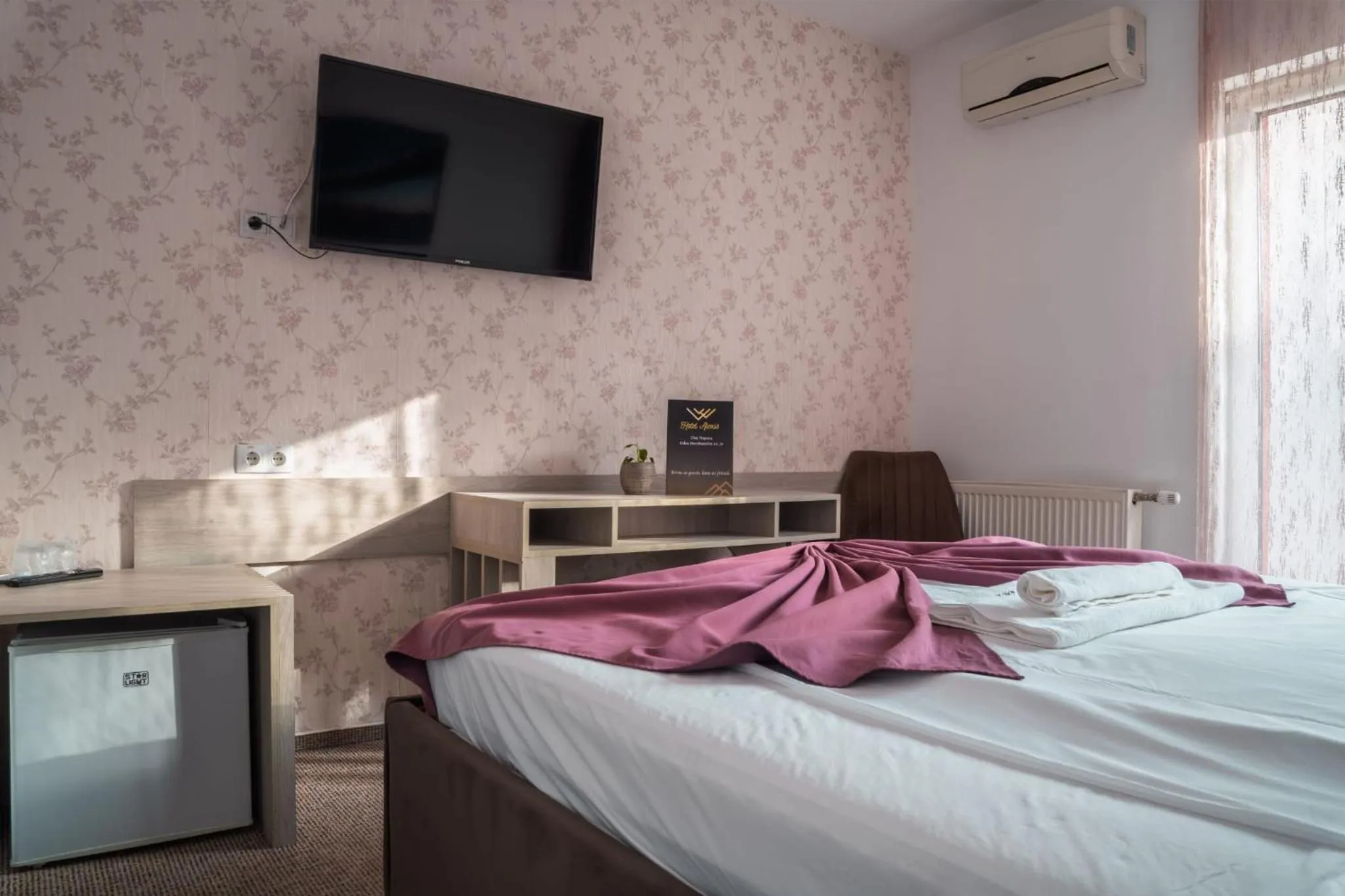 Decorative detail, Bed in Hotel Alexis