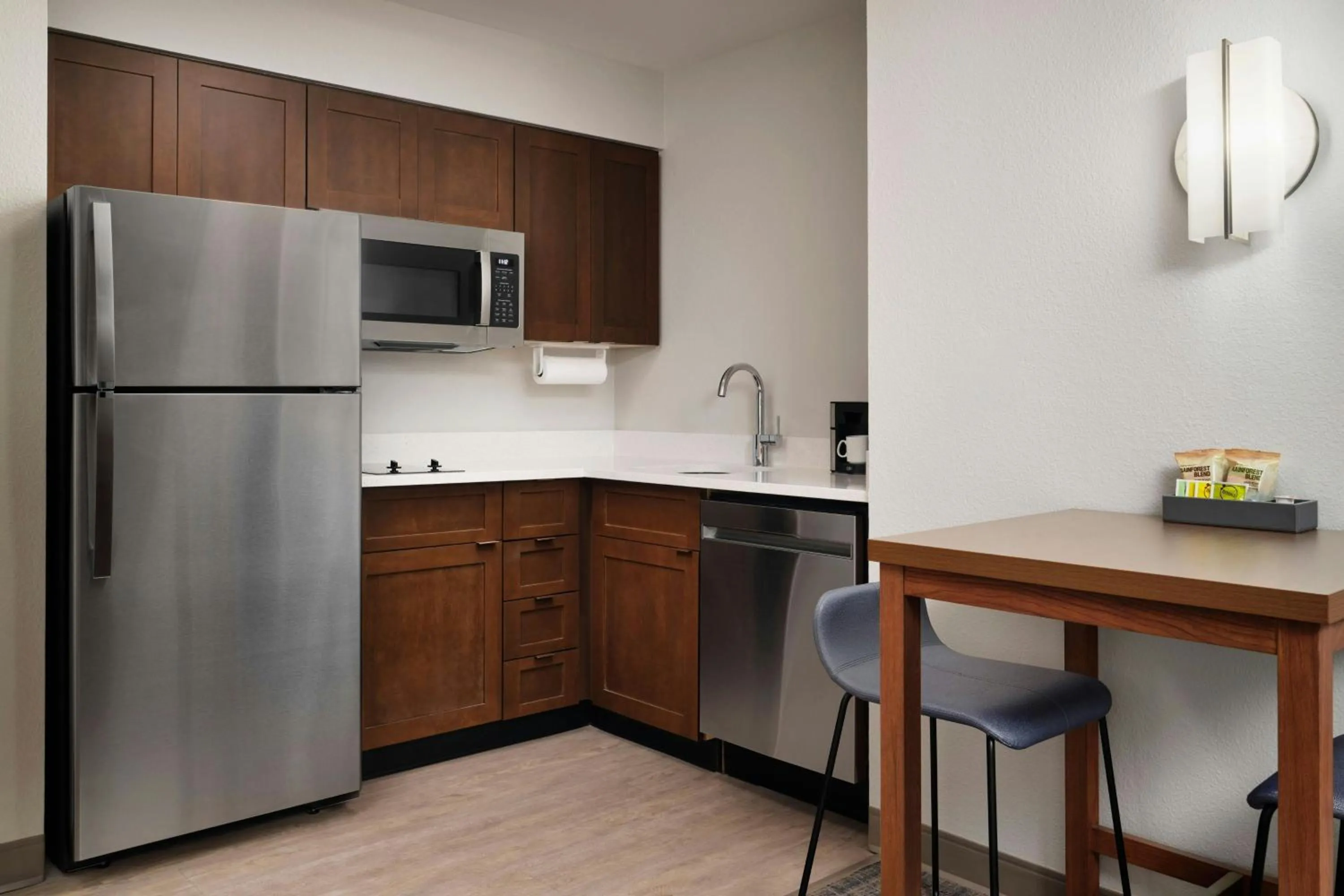 Kitchen or kitchenette in Residence Inn Atlanta Midtown 17th Street