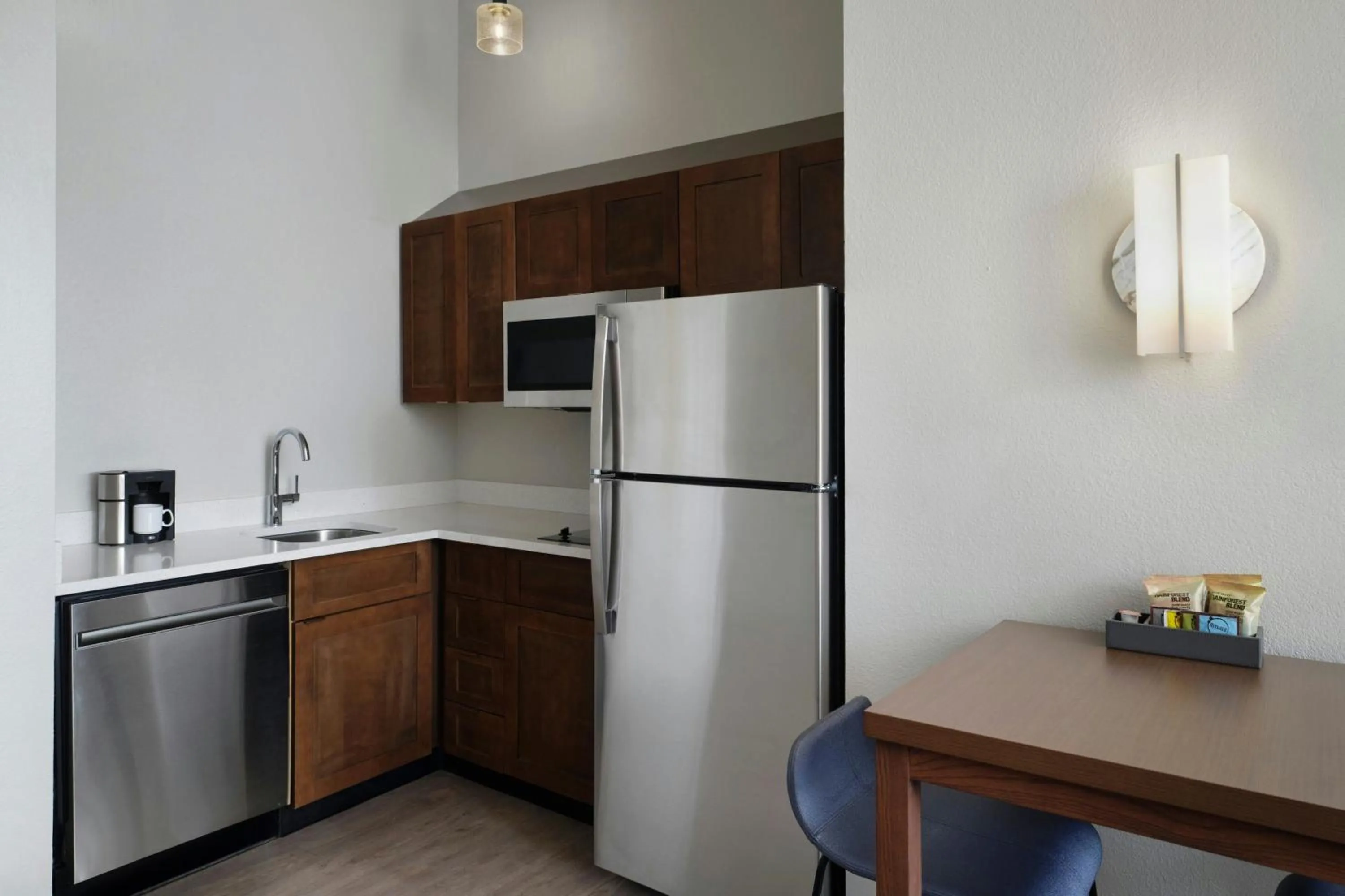 Kitchen or kitchenette in Residence Inn Atlanta Midtown 17th Street