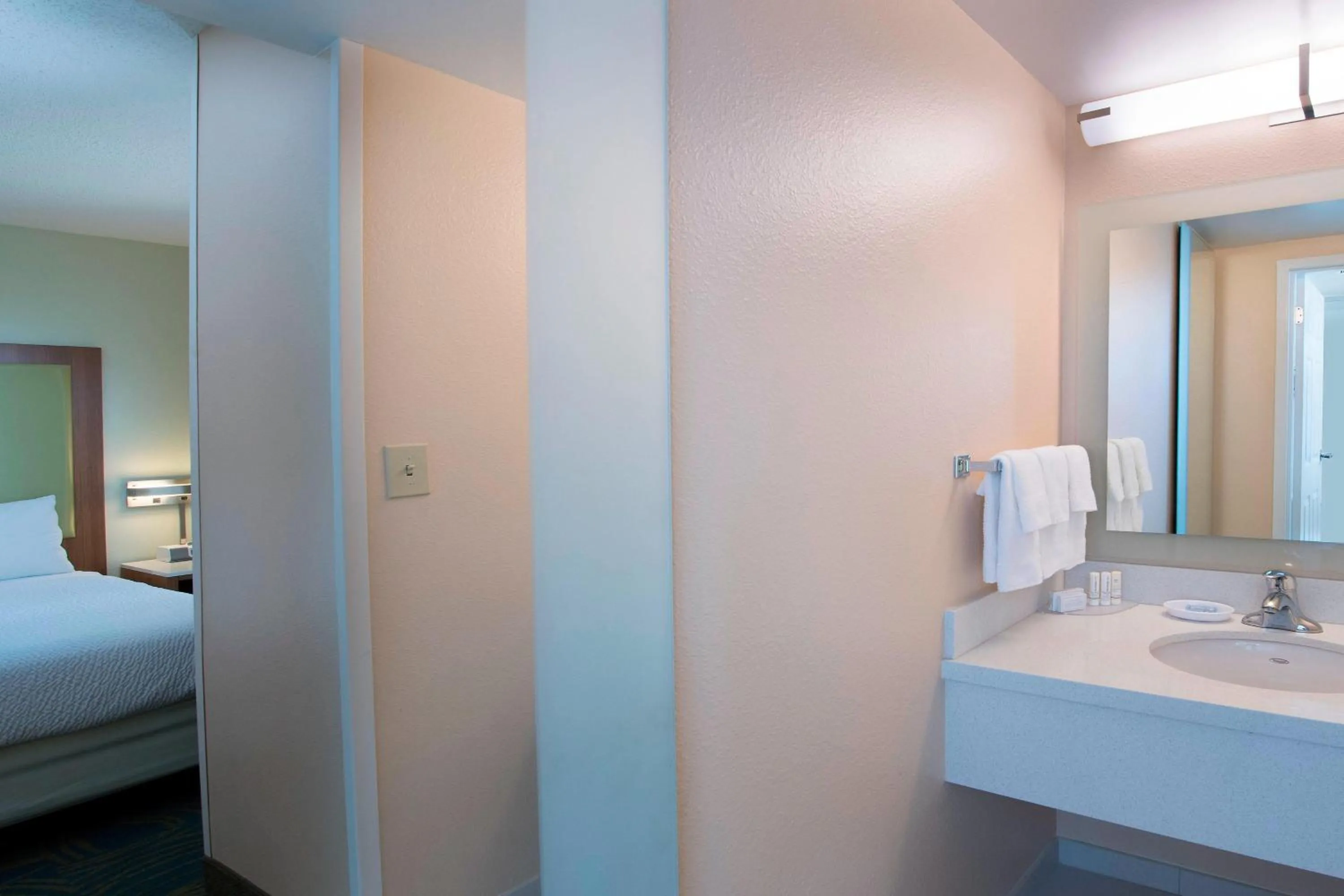 Bathroom, Bed in SpringHill Suites by Marriott Atlanta Alpharetta