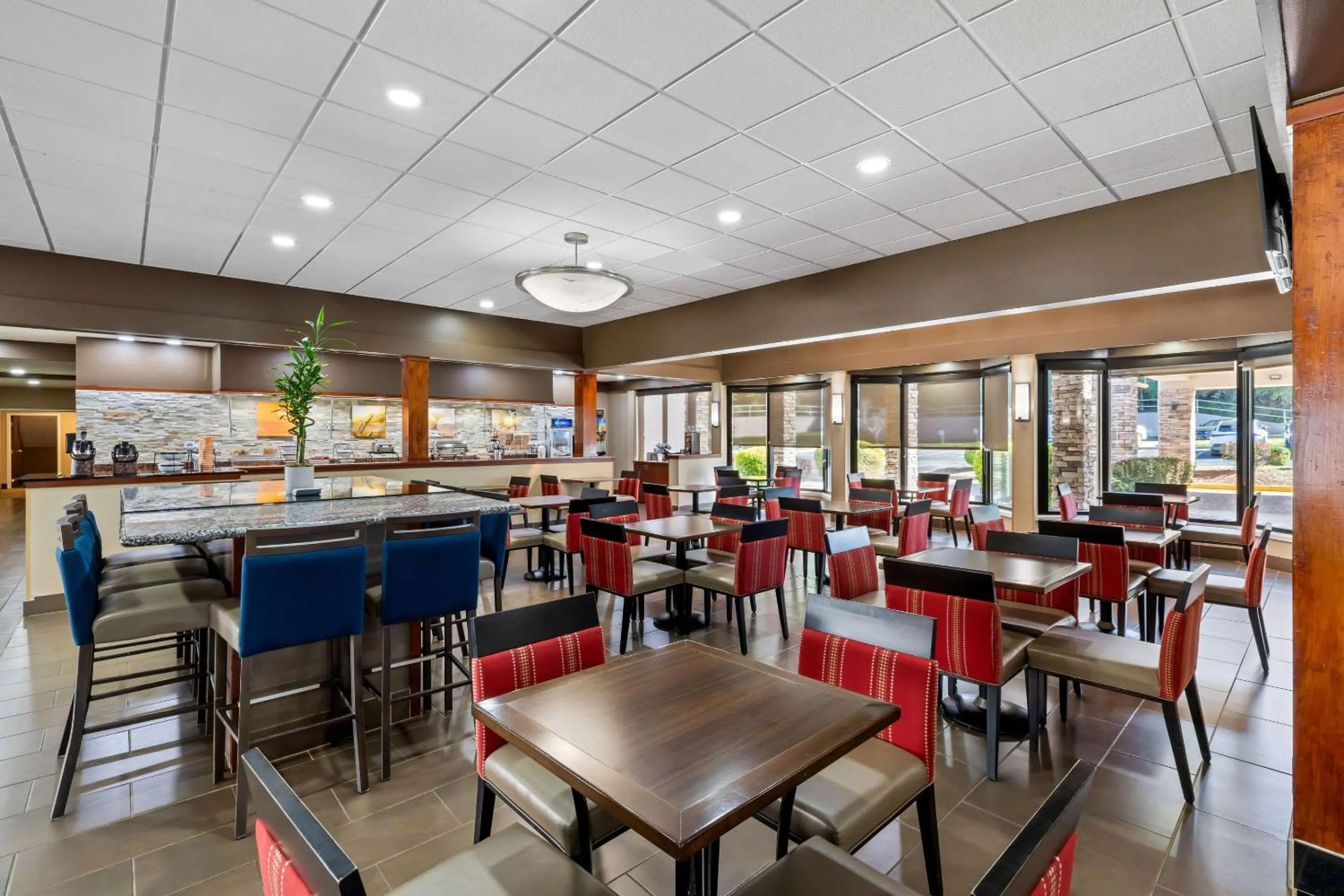 Breakfast in Comfort Inn Roswell-Dunwoody