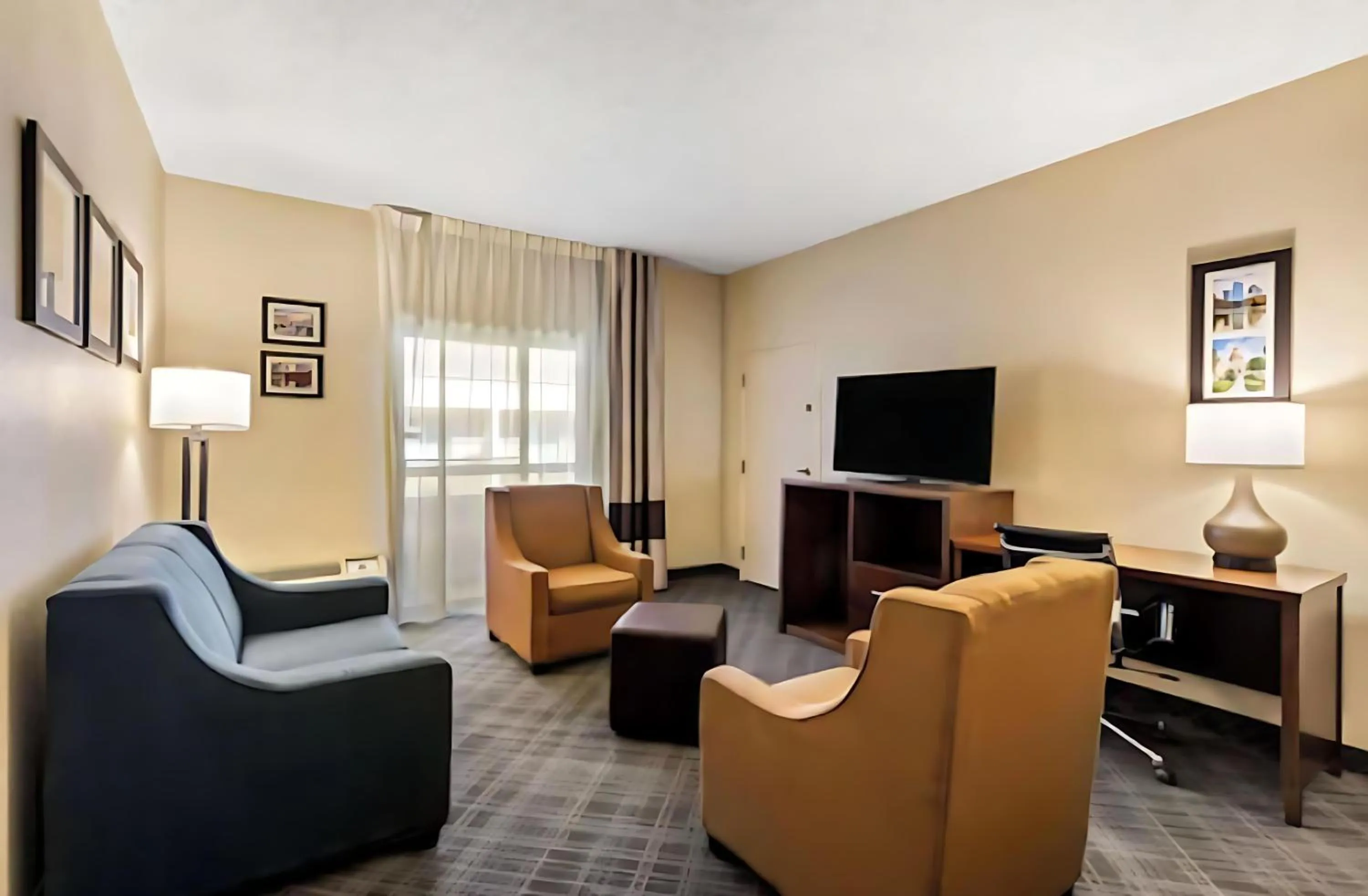 Bedroom in Comfort Inn Roswell-Dunwoody