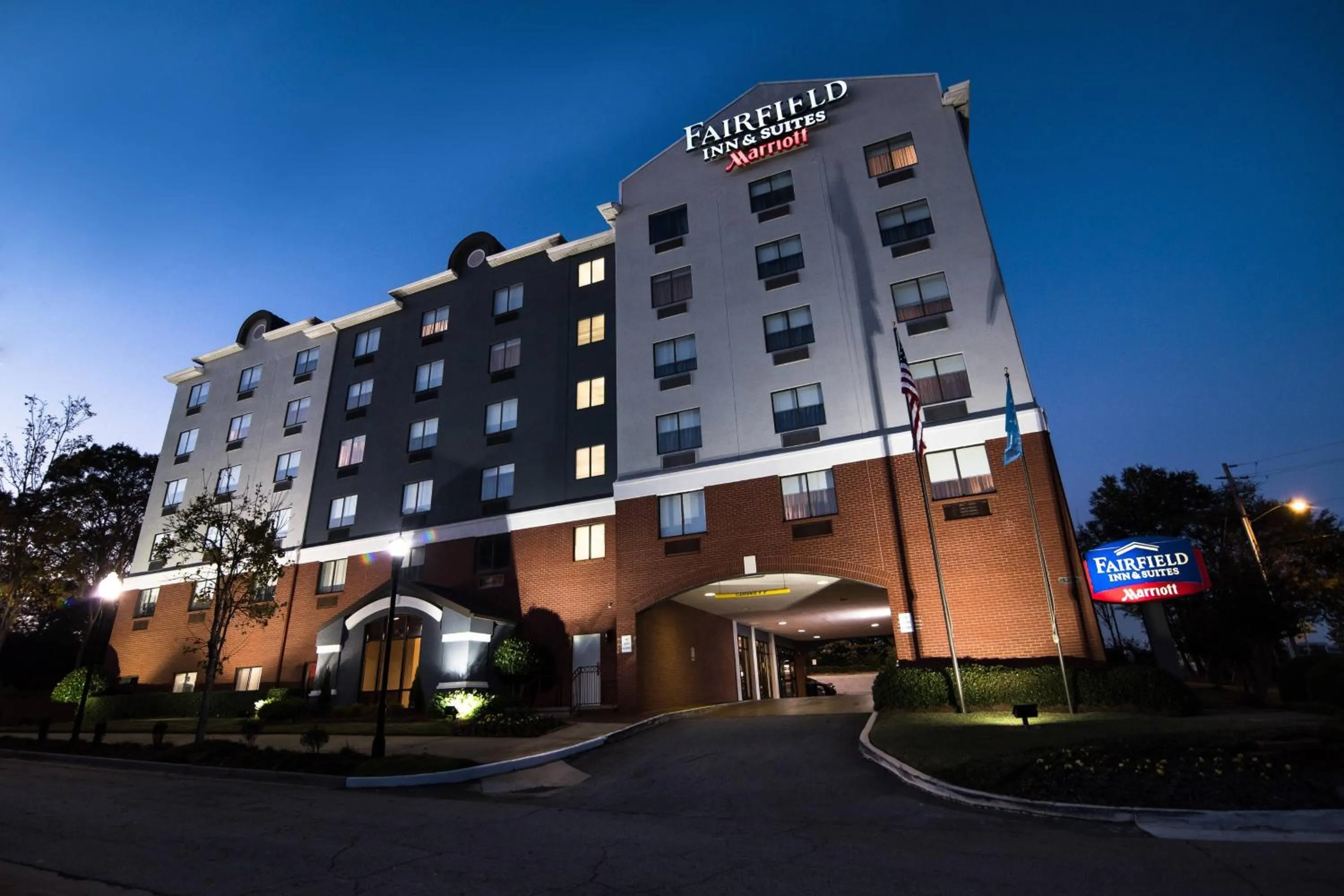 Property building in Fairfield Inn & Suites Atlanta Airport North