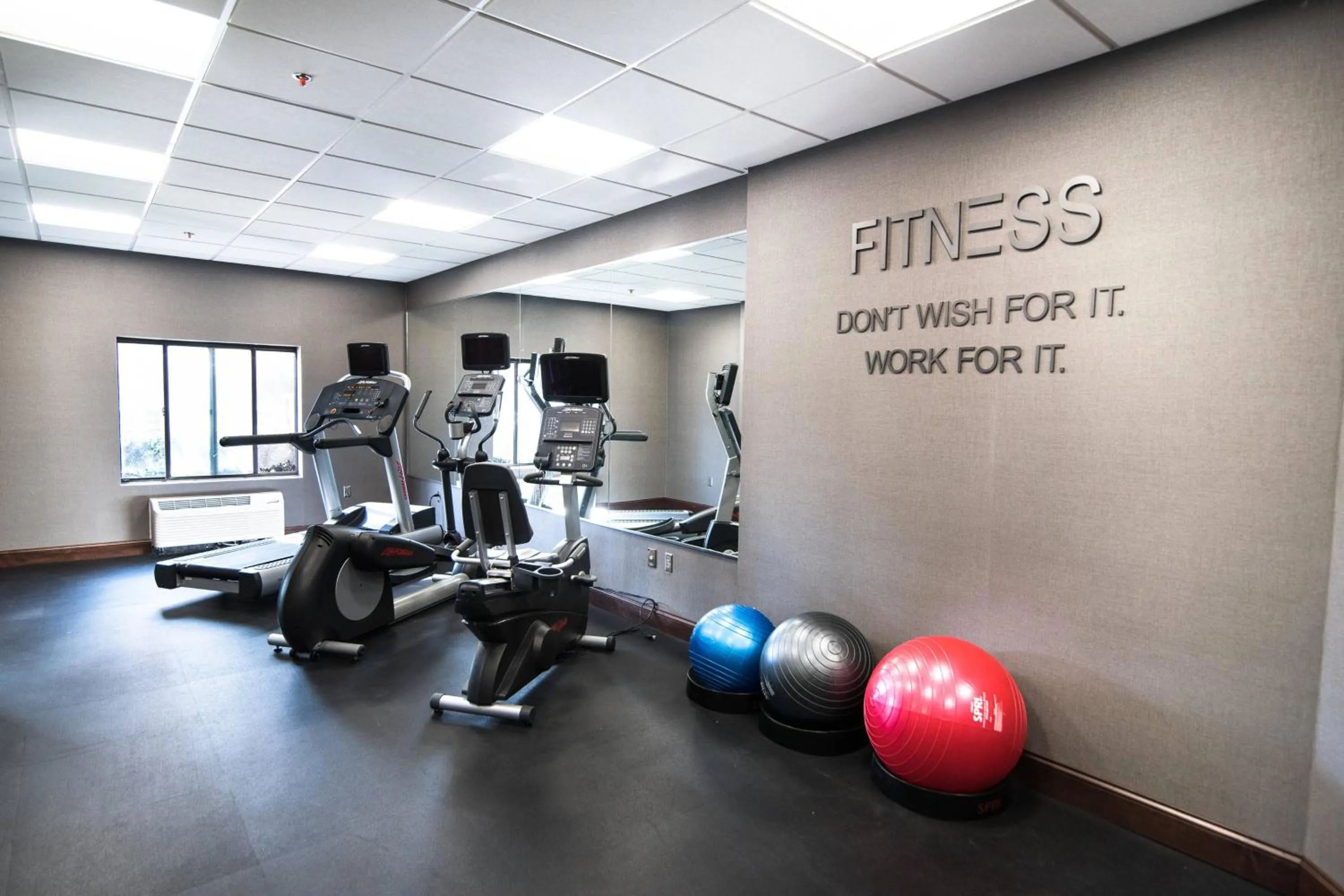 Fitness centre/facilities in Fairfield Inn & Suites Atlanta Airport North