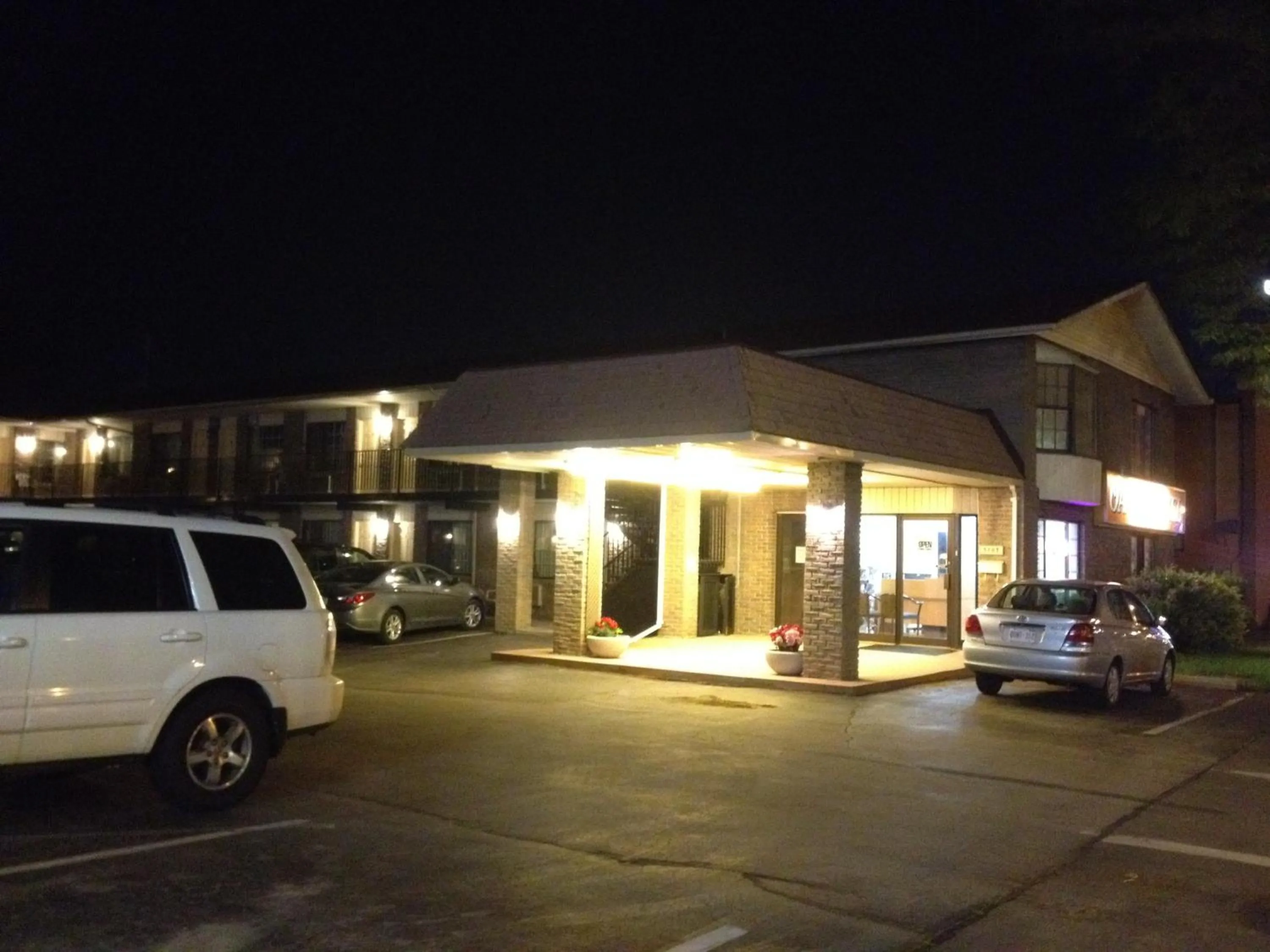 Oasis Motel by The Falls