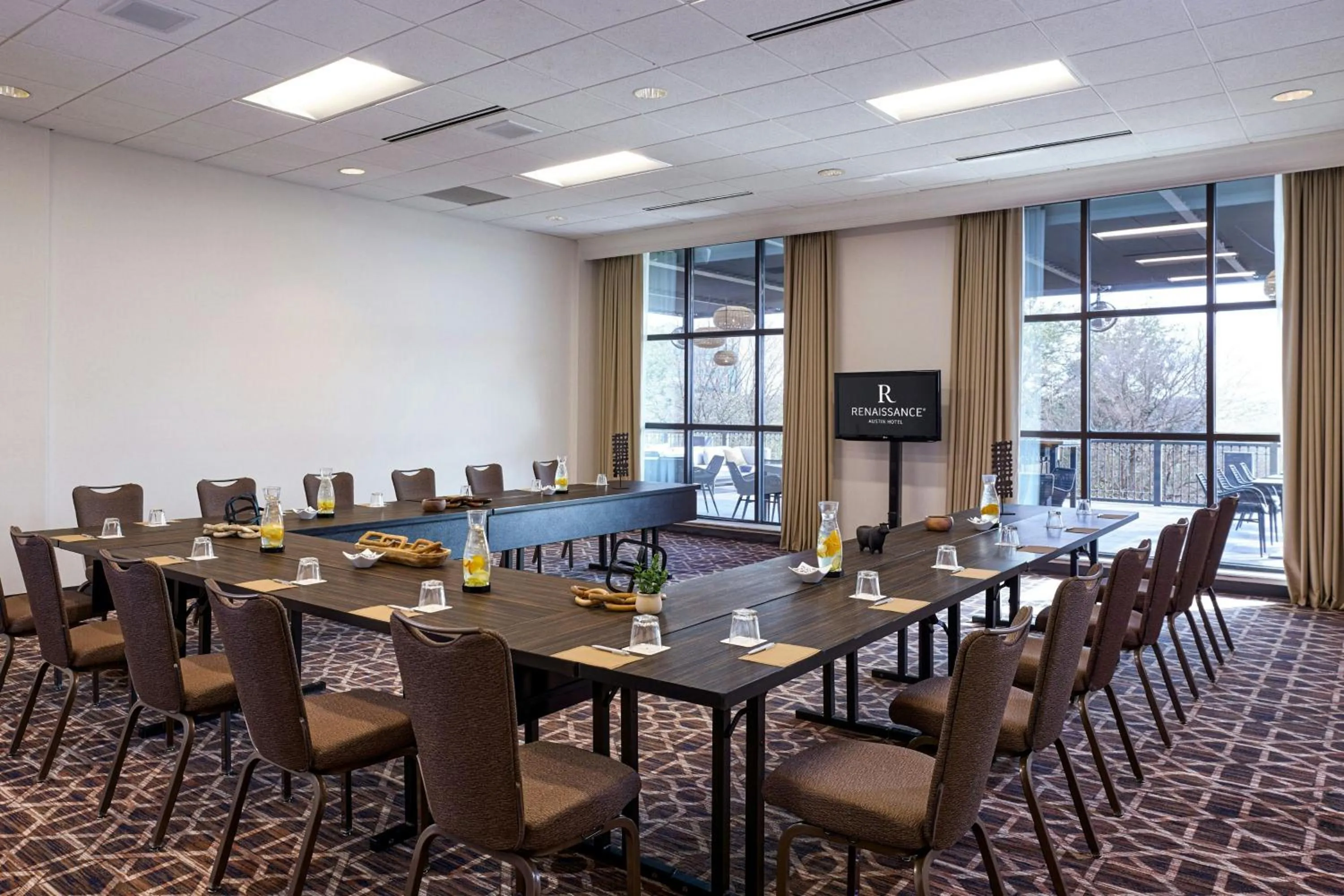 Meeting/conference room in Renaissance Austin Hotel