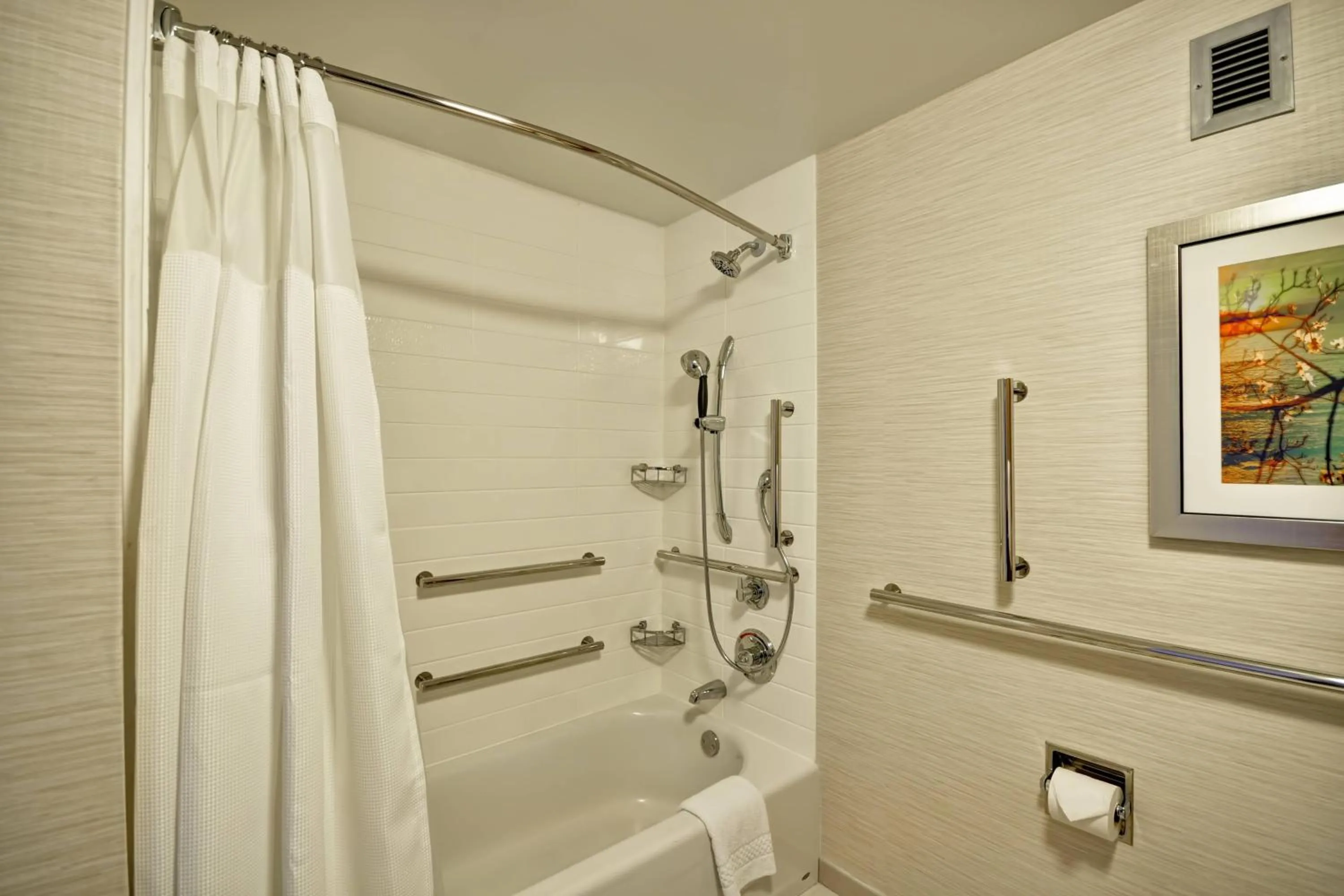 Bathroom in Fairfield Inn & Suites by Marriott Atlanta Vinings/Galleria