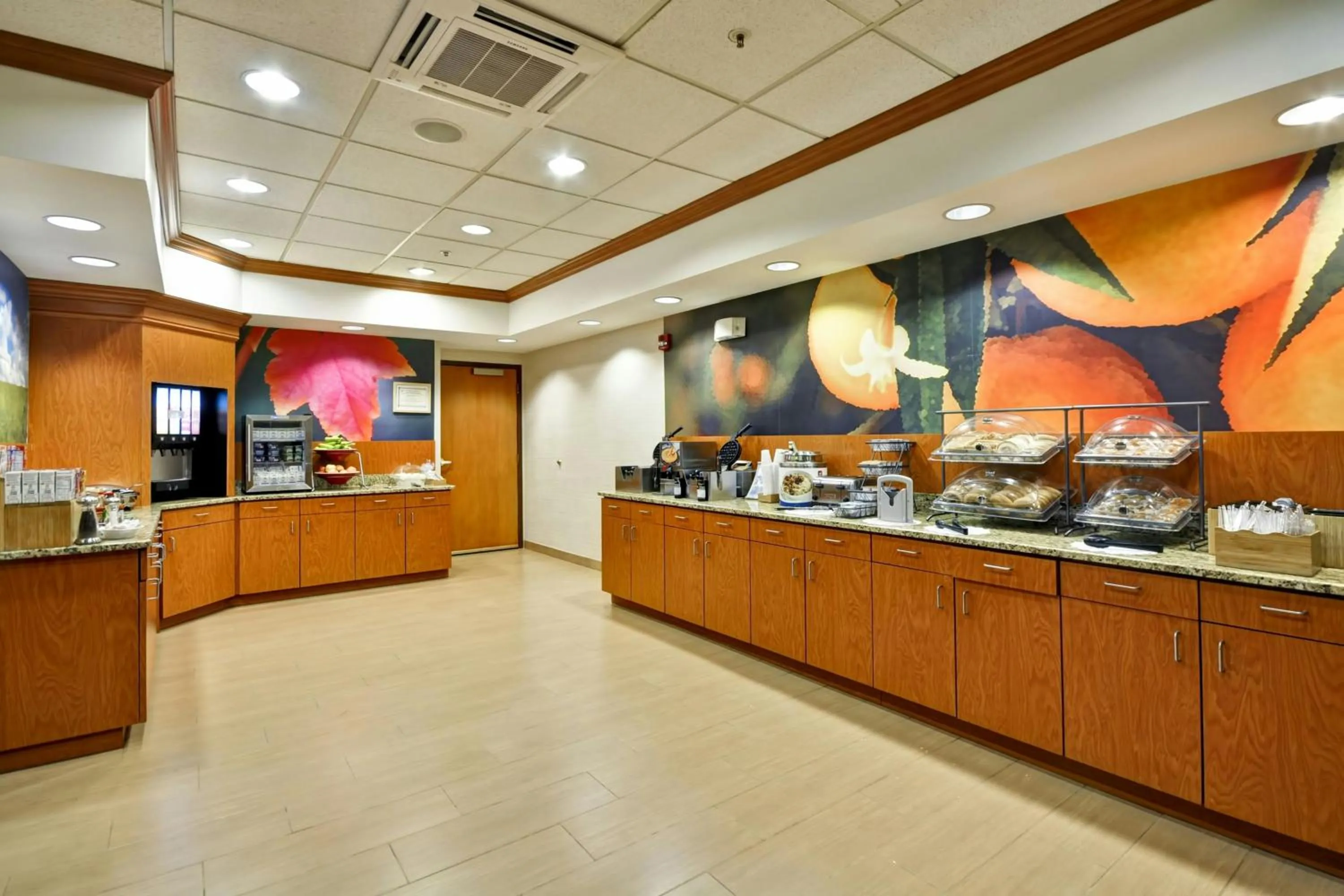 Breakfast in Fairfield Inn & Suites by Marriott Atlanta Vinings/Galleria