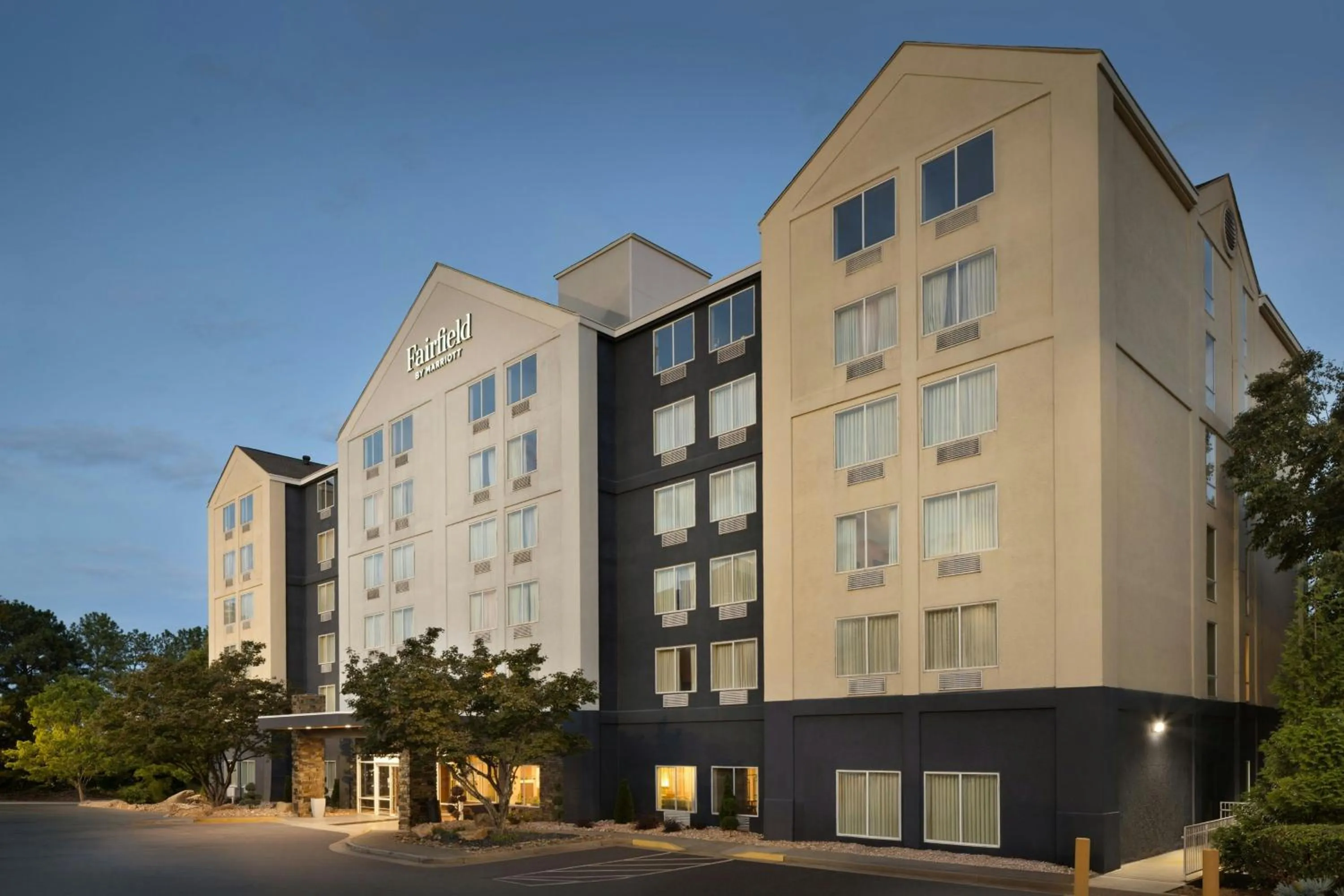 Property building in Fairfield Inn & Suites by Marriott Atlanta Vinings/Galleria
