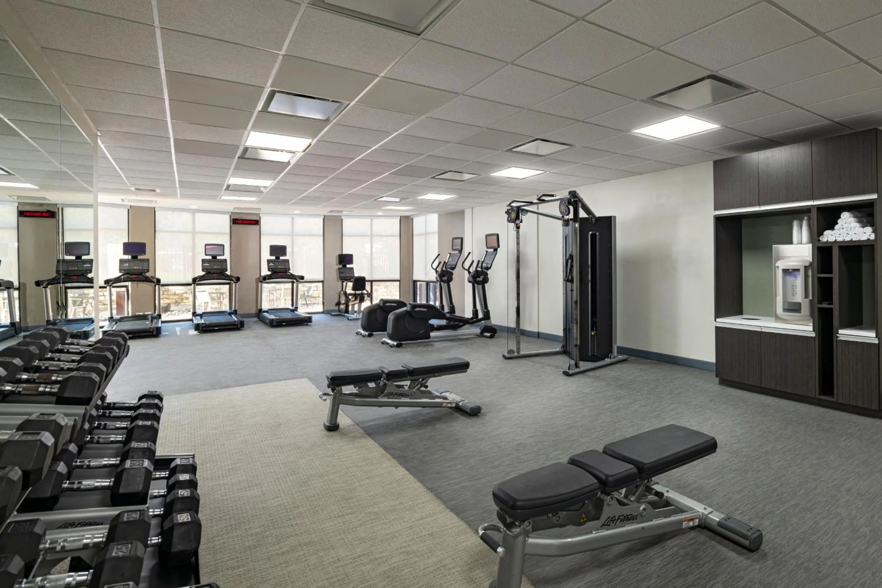 Fitness centre/facilities in Courtyard Austin Airport