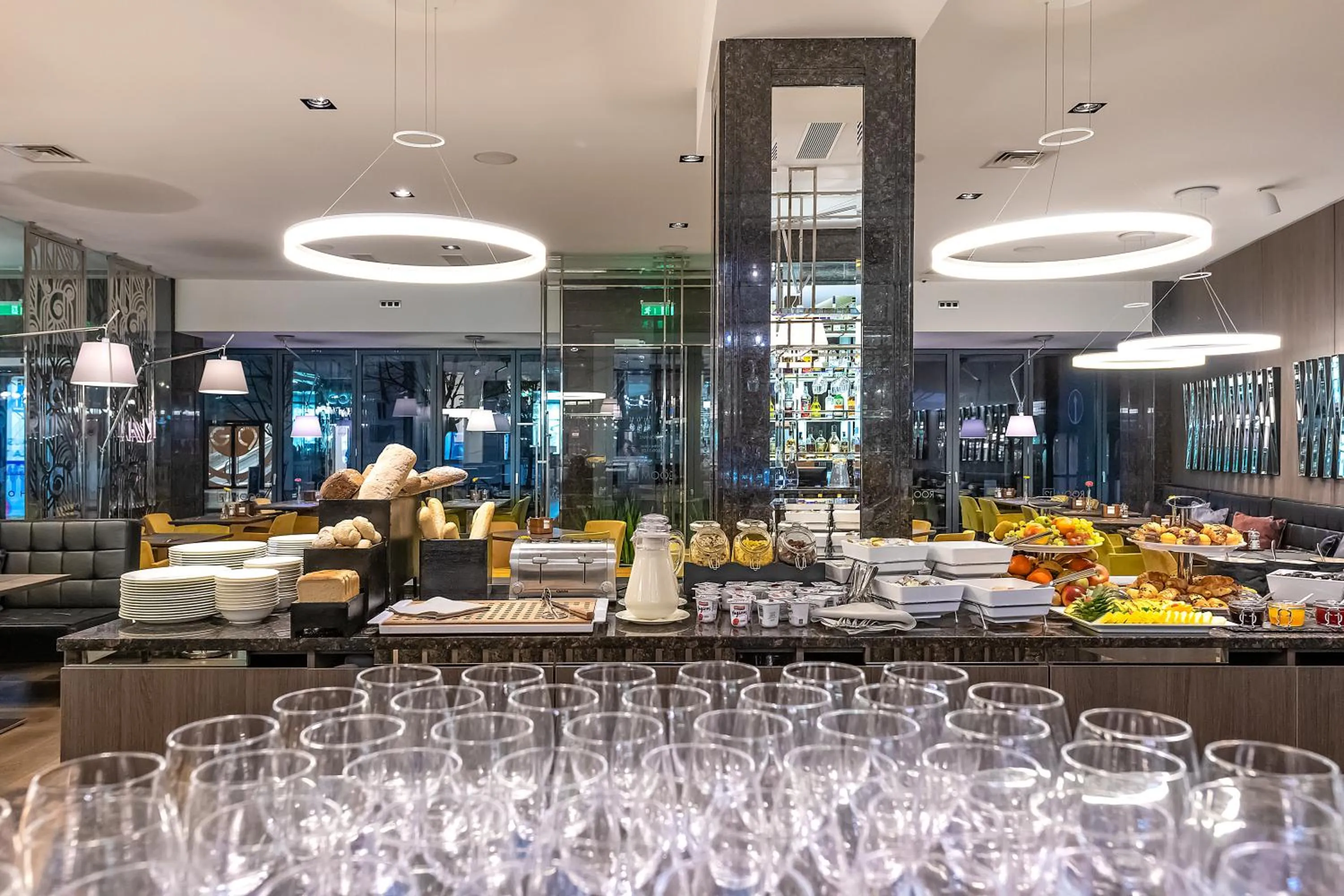 Restaurant/places to eat in Congress Avenue Hotel