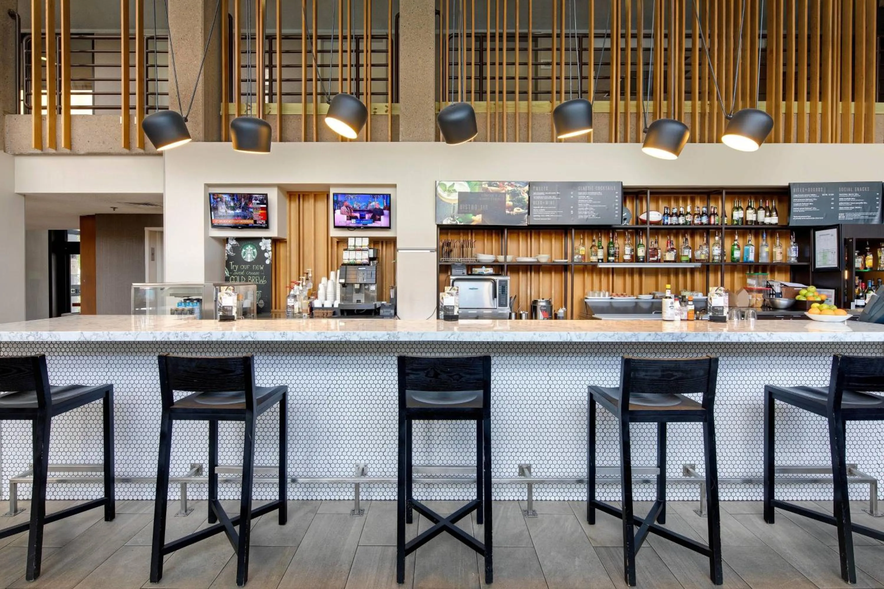 Lounge or bar in Courtyard Austin-University Area