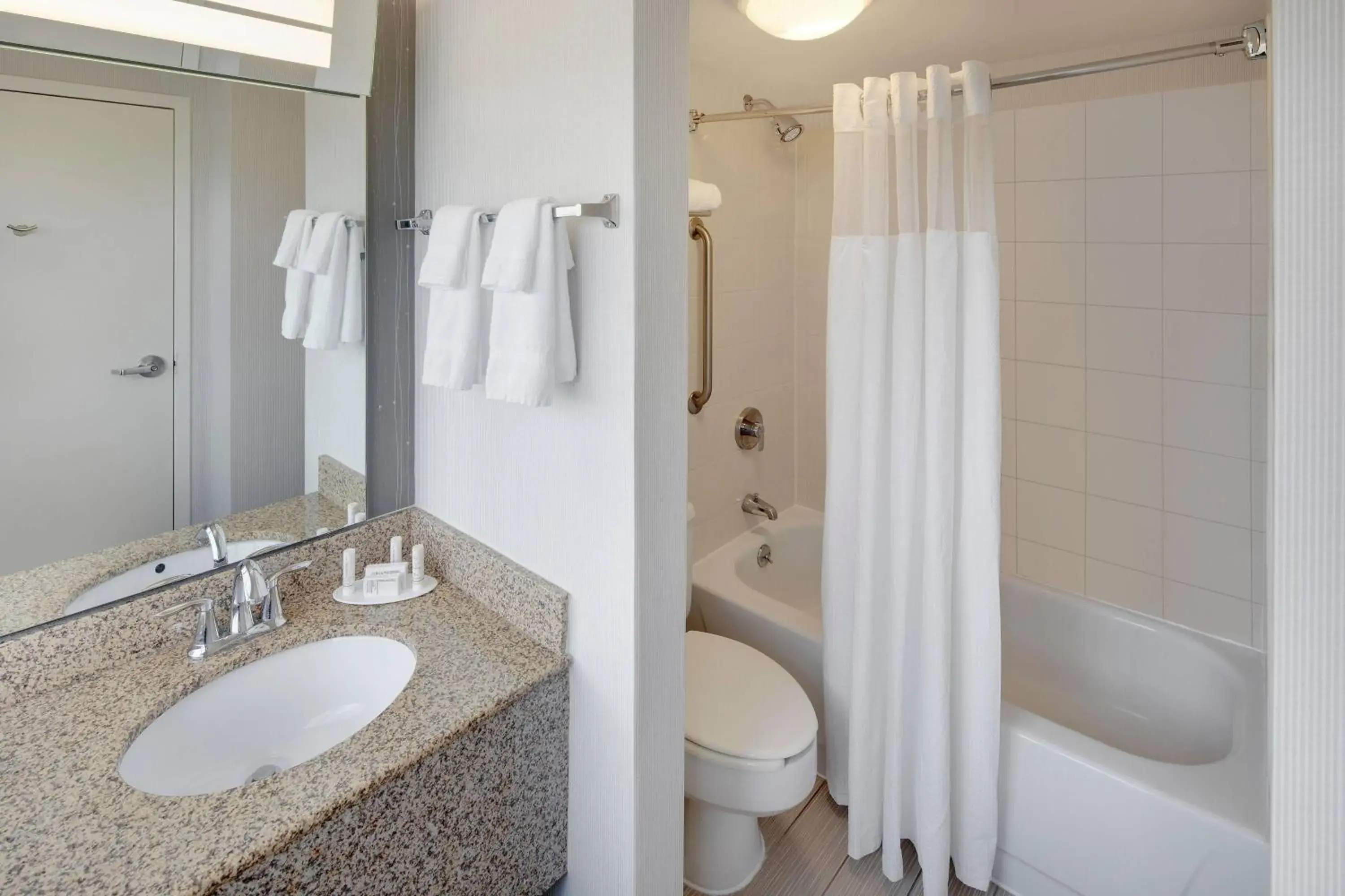 King Room in Courtyard Austin-University Area King Room in Courtyard Austin-University Area