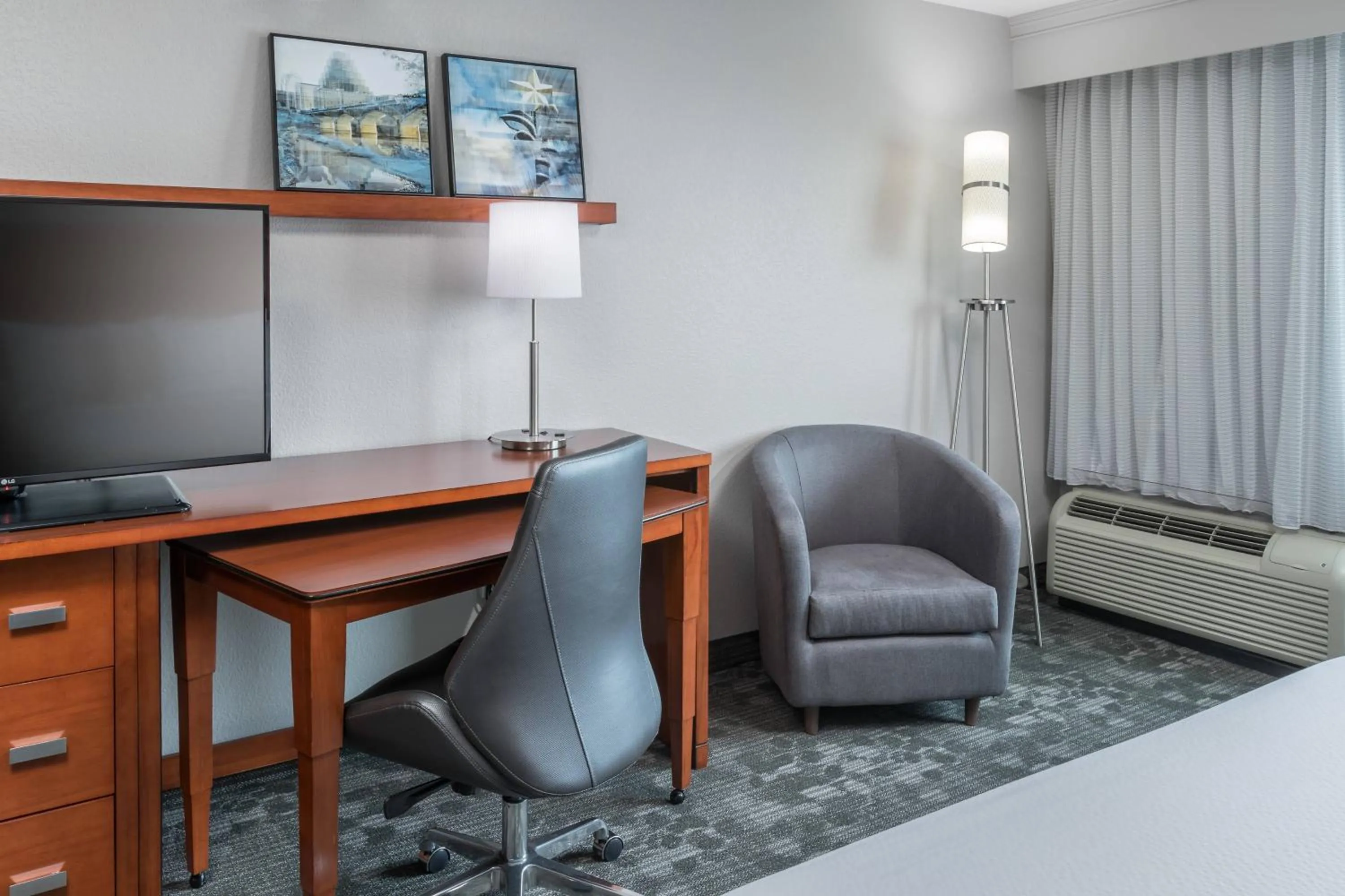 Photo of the whole room in Courtyard by Marriott Austin Parmer Tech Ridge