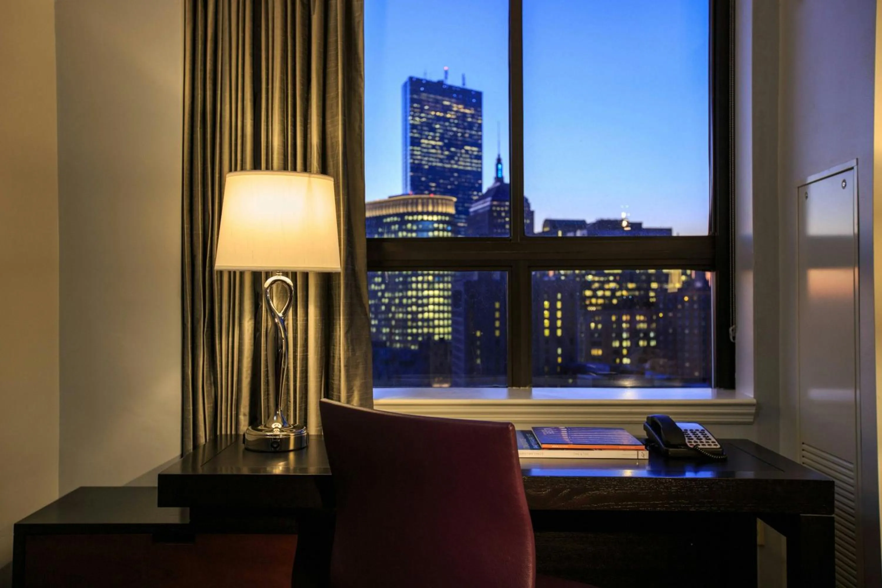 Photo of the whole room in Courtyard by Marriott Boston Downtown