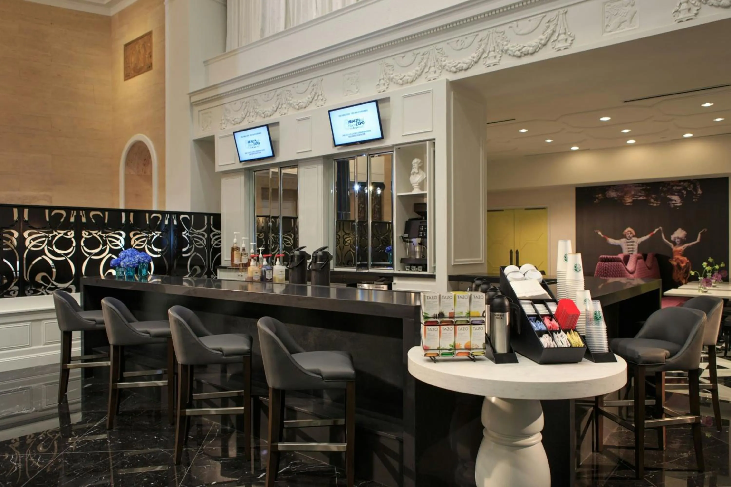 Restaurant/places to eat in Courtyard by Marriott Boston Downtown