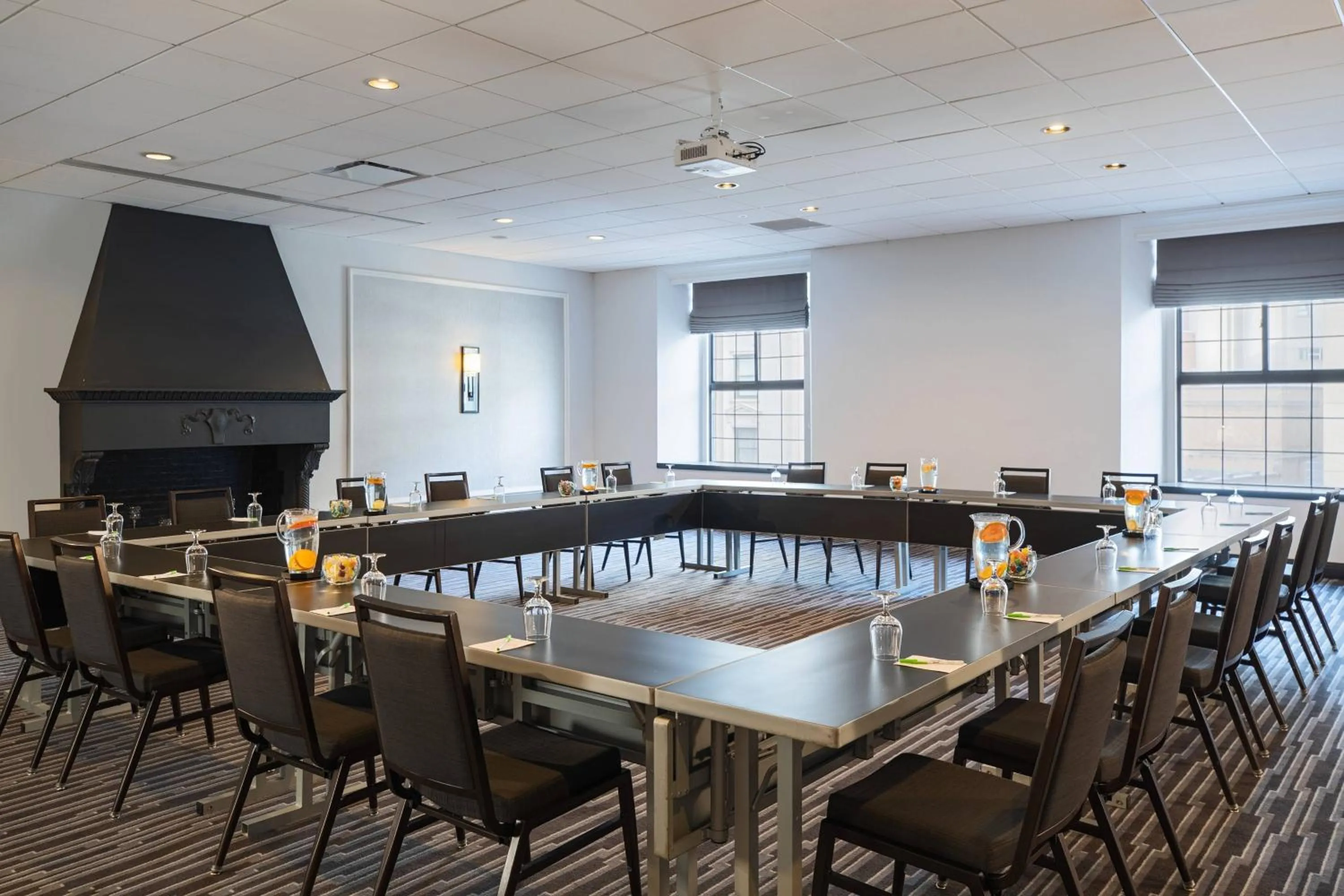 Meeting/conference room in Courtyard by Marriott Boston Downtown