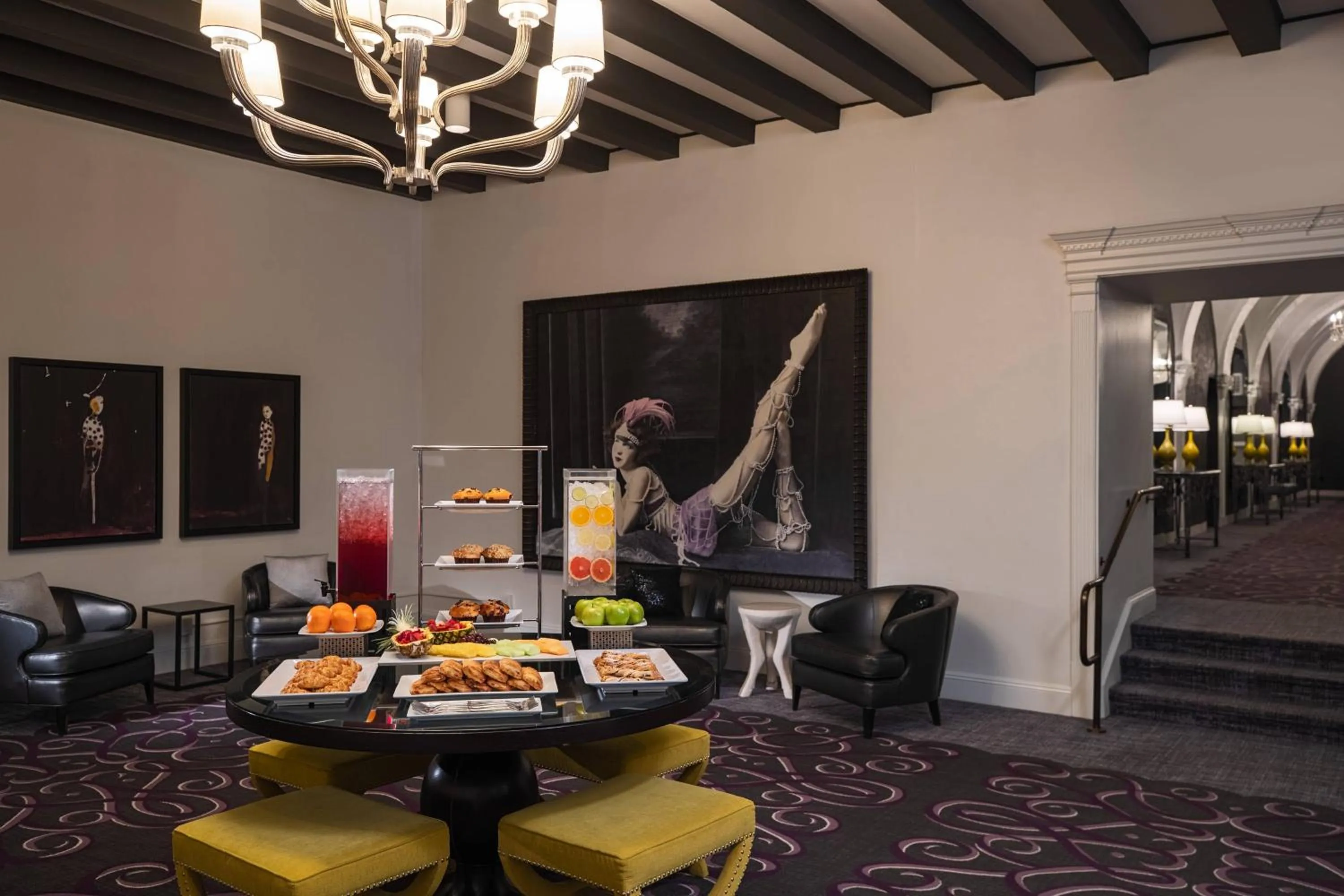 Breakfast in Courtyard by Marriott Boston Downtown