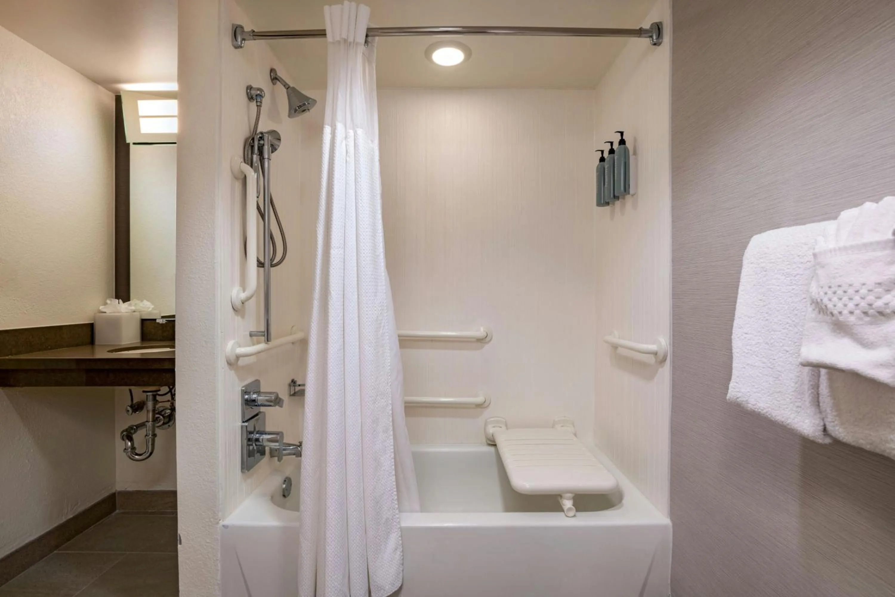 Bathroom in Courtyard by Marriott Austin The Domain Area