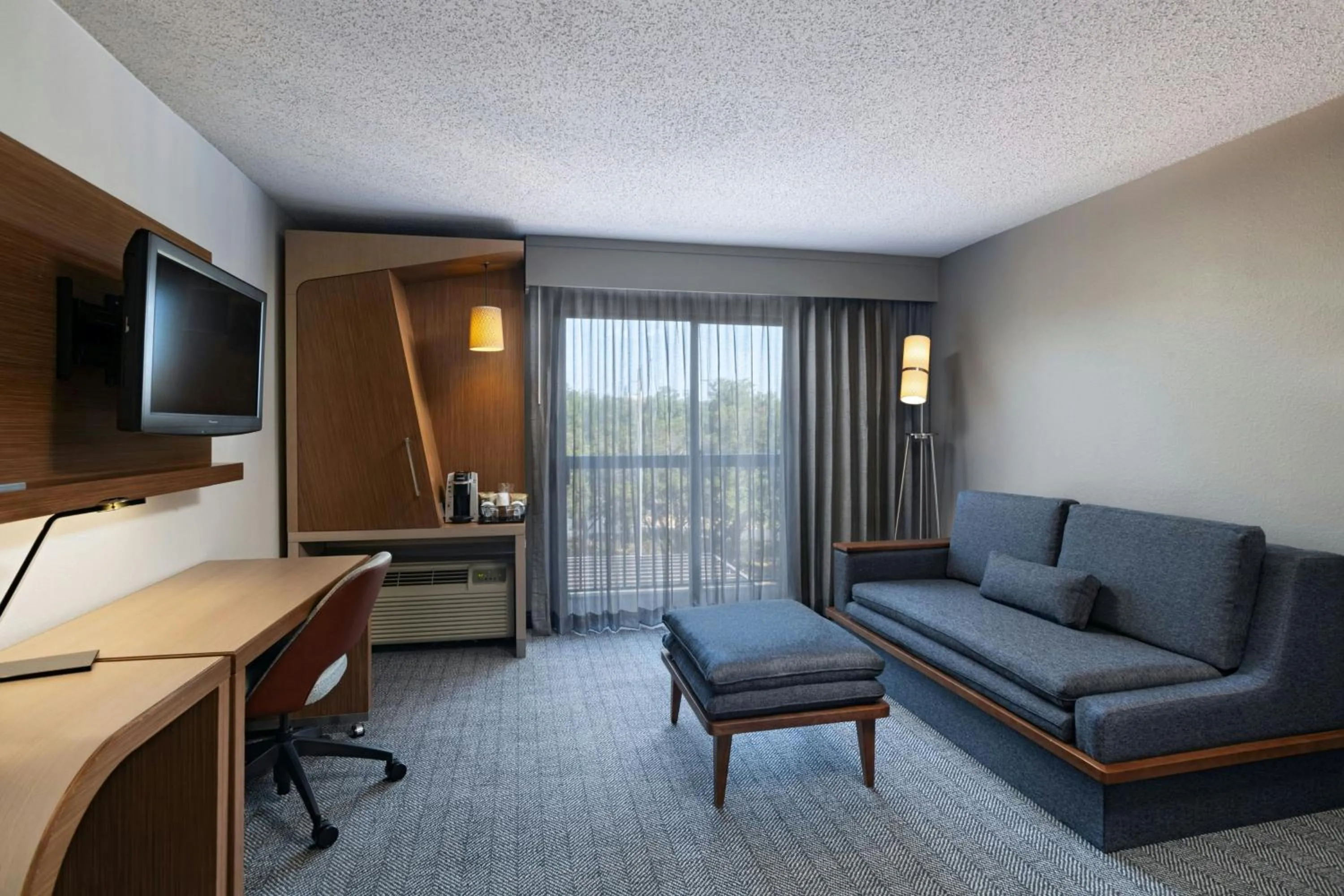Photo of the whole room in Courtyard by Marriott Austin The Domain Area