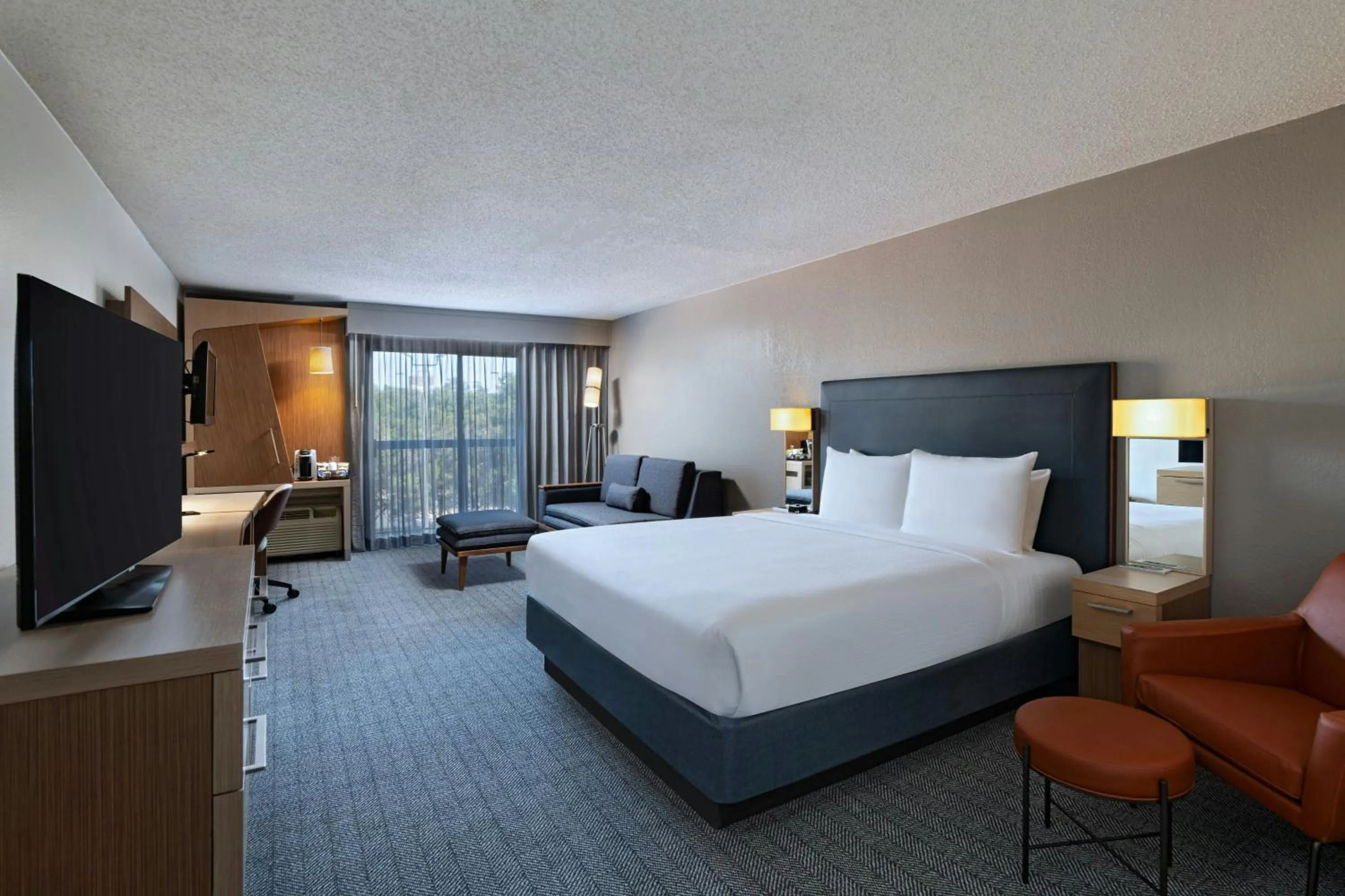 Photo of the whole room, Bed in Courtyard by Marriott Austin The Domain Area