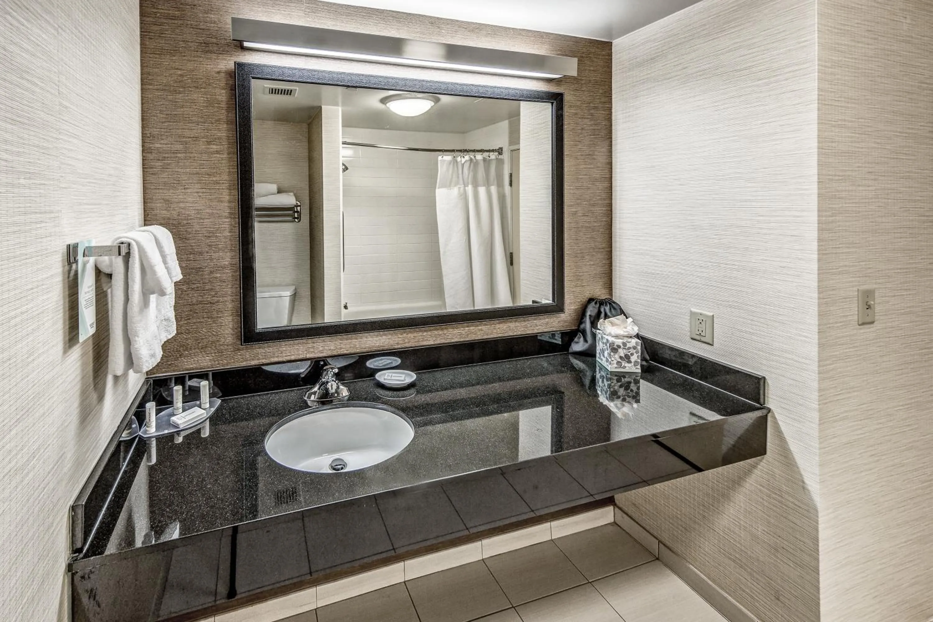 Bathroom in Fairfield Inn and Suites by Marriott Austin Northwest/The Domain Area