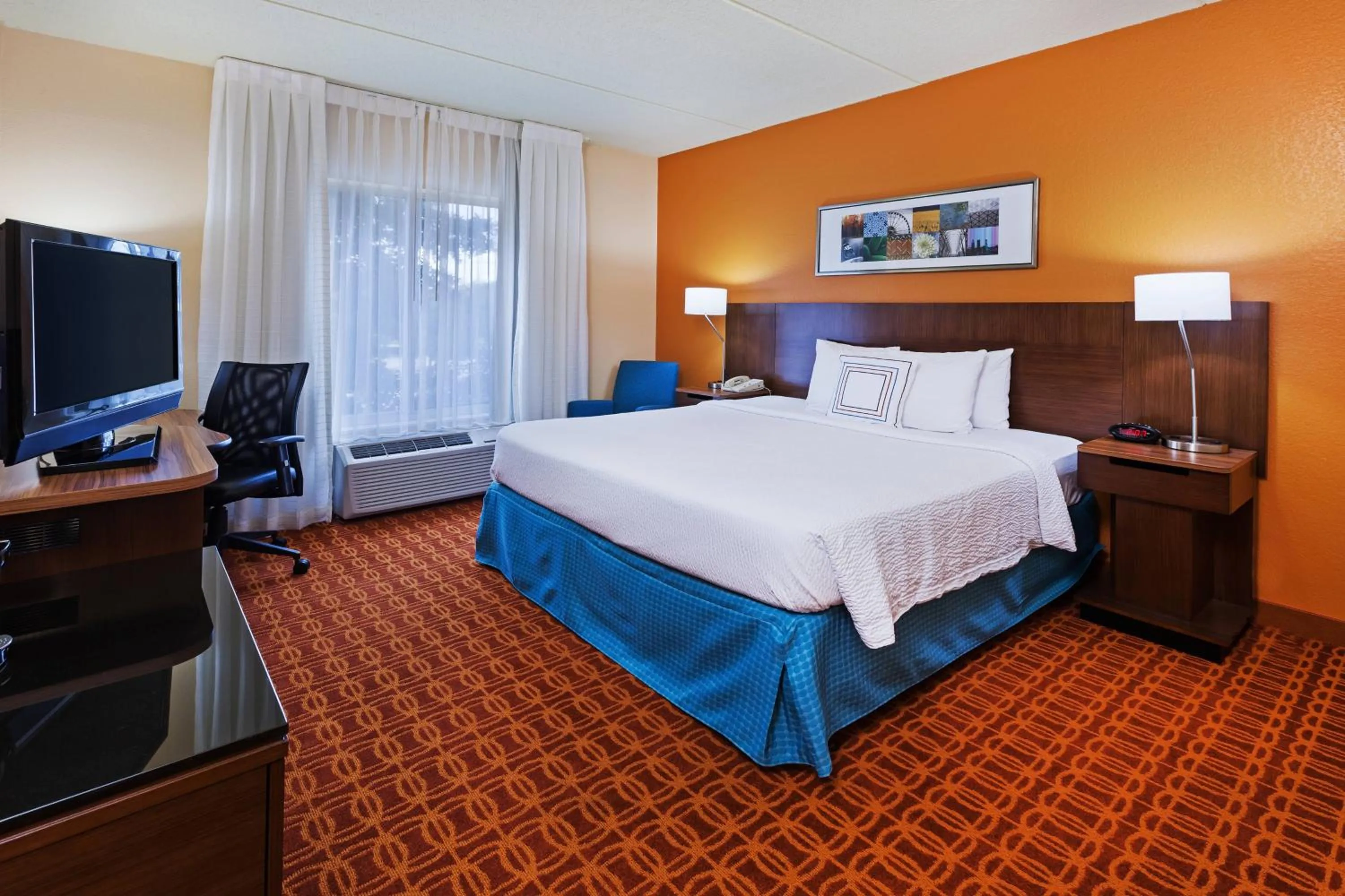 Photo of the whole room, Bed in Fairfield Inn and Suites by Marriott Austin Northwest/The Domain Area
